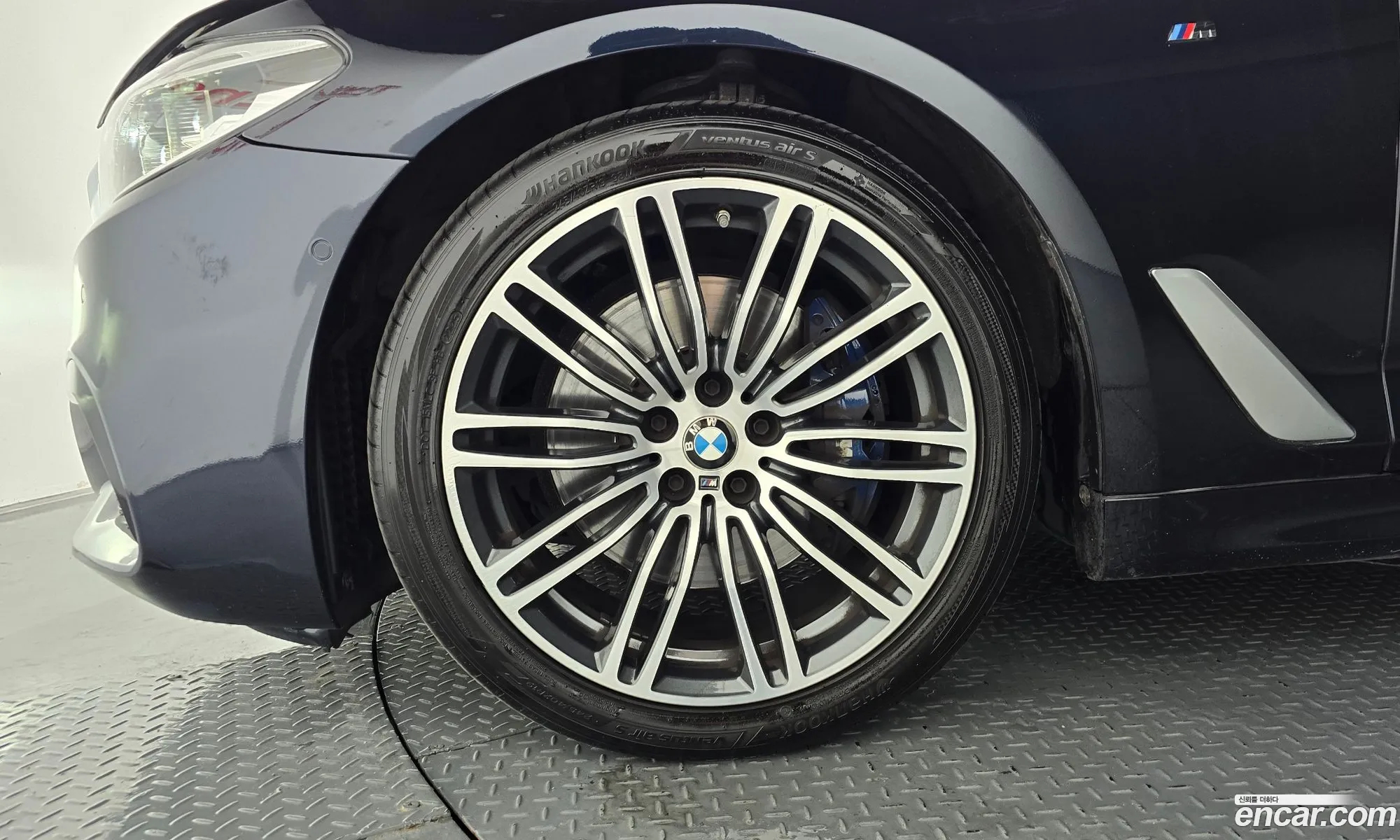 BMW 5 Series 2019 WBAJD9103KWC84350 — 20