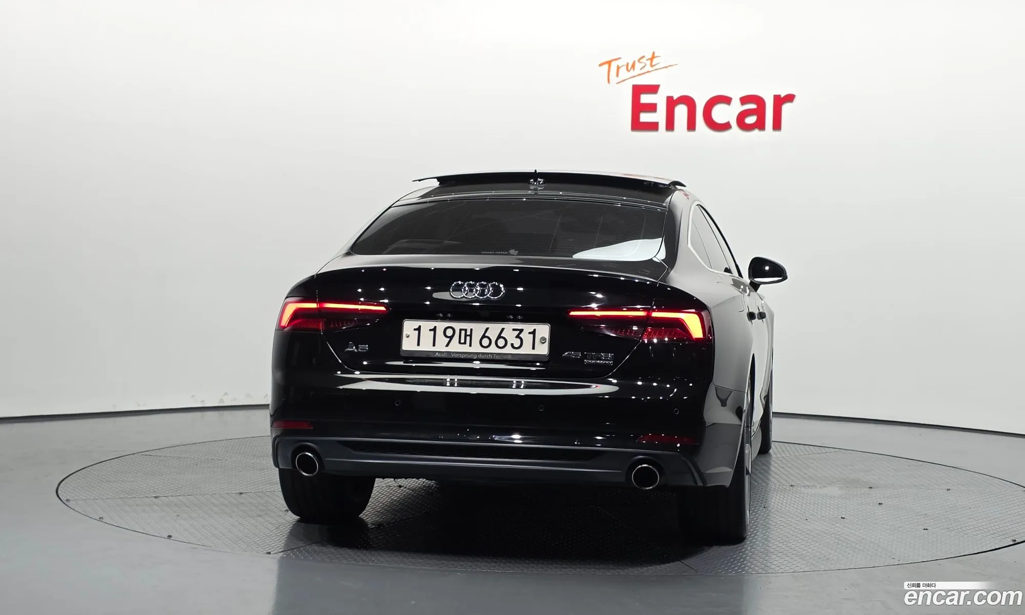 Audi A5 2019 WAUZZZF59KA076198 — 2