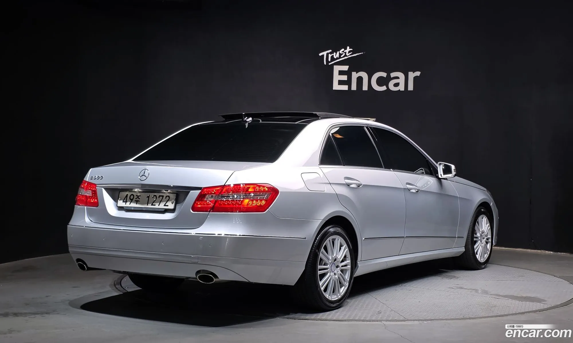 Mercedes-Benz E-Class W212 2012 WDDHF5DB8CA556720 — 4