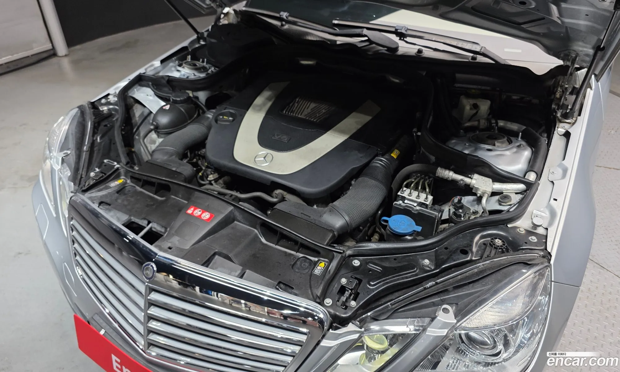 Mercedes-Benz E-Class W212 2012 WDDHF5DB8CA556720 — 14