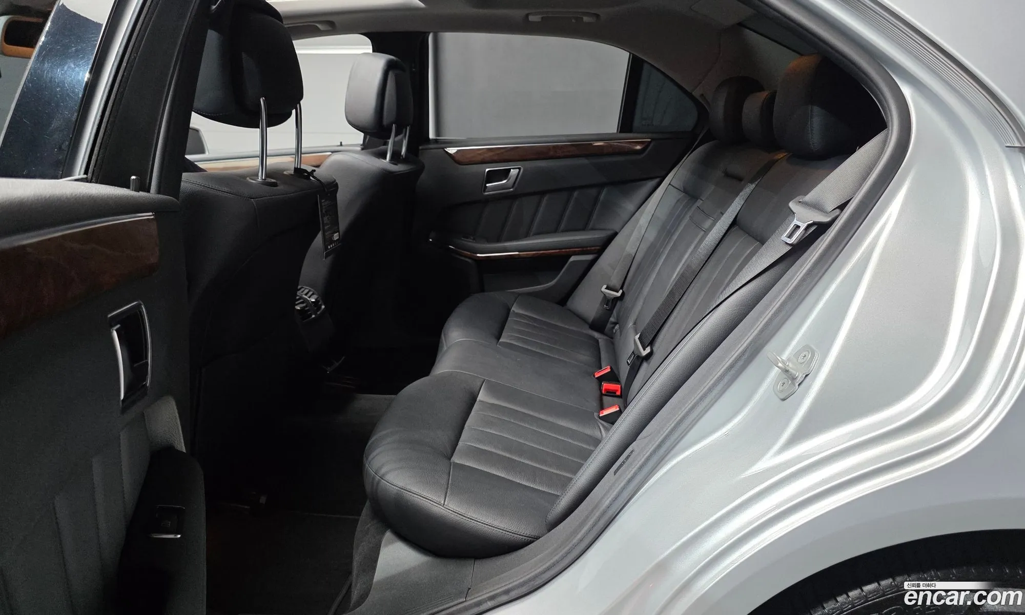 Mercedes-Benz E-Class W212 2012 WDDHF5DB8CA556720 — 20