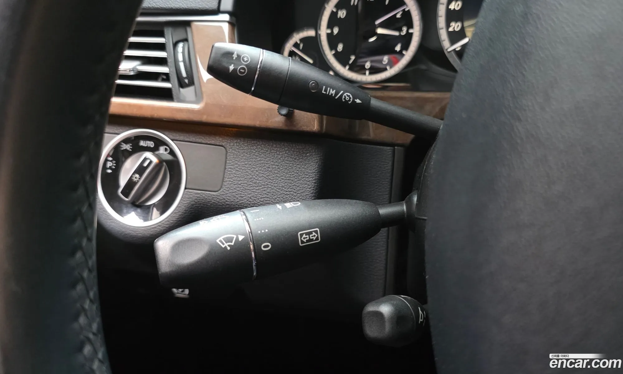 Mercedes-Benz E-Class W212 2012 WDDHF5DB8CA556720 — 10