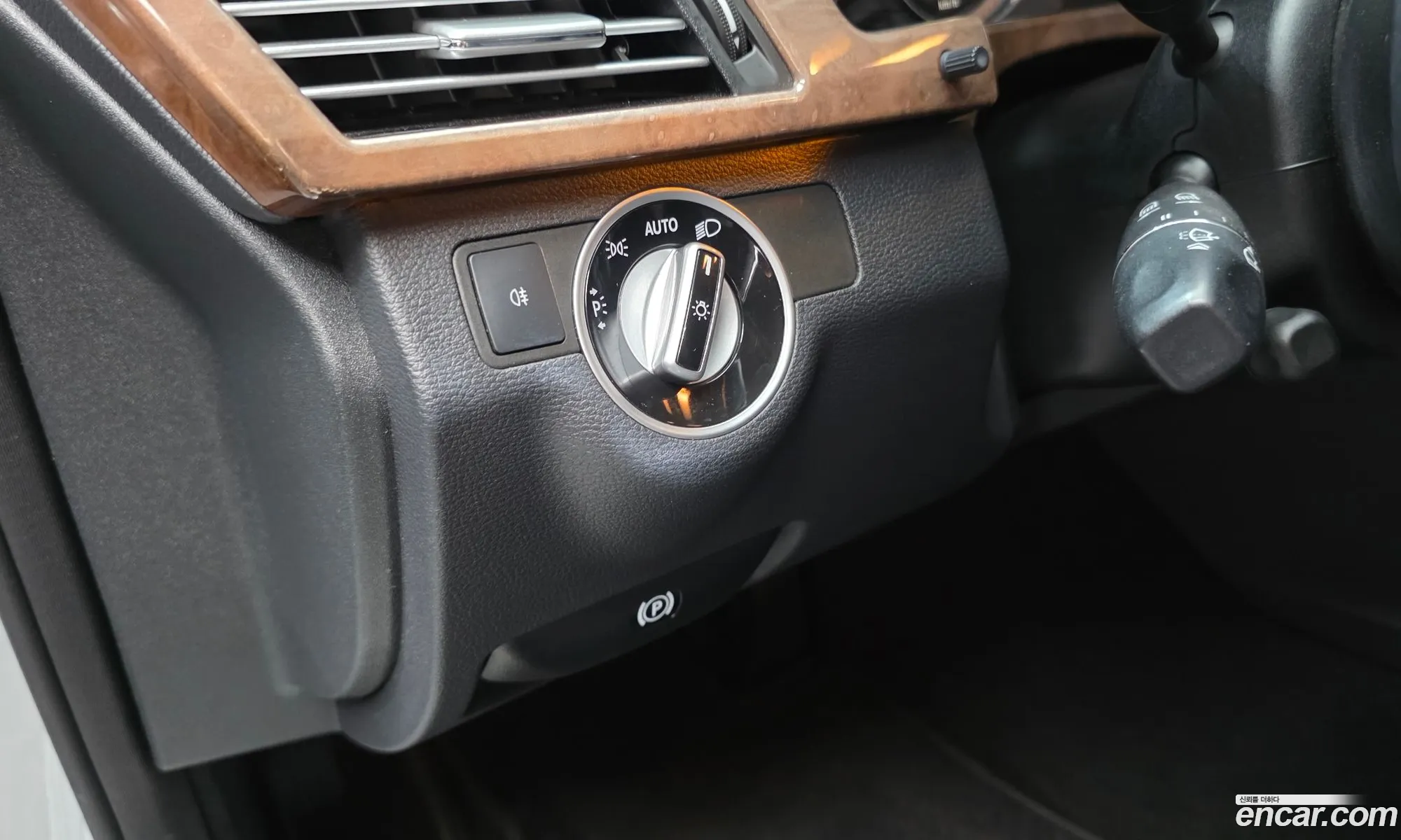 Mercedes-Benz E-Class W212 2012 WDDHF5DB8CA556720 — 9