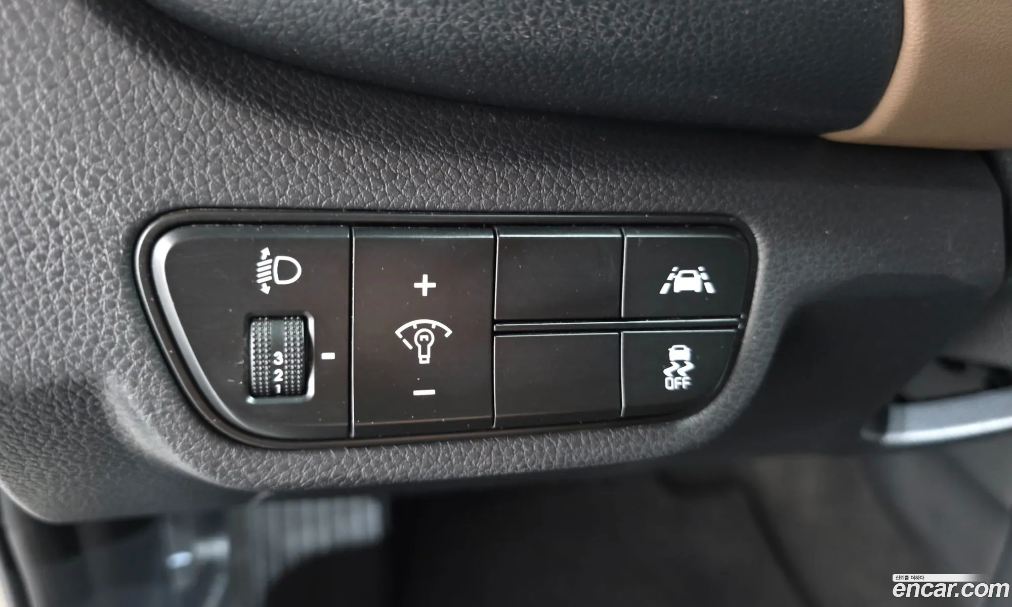 Kia Seltos 2021 KNAET812GNK256137 — 3