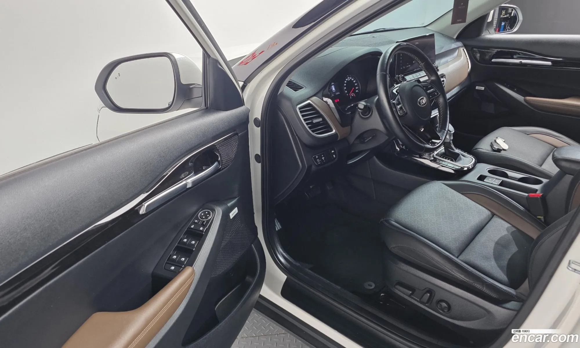 Kia Seltos 2021 KNAET812GNK256137 — 23
