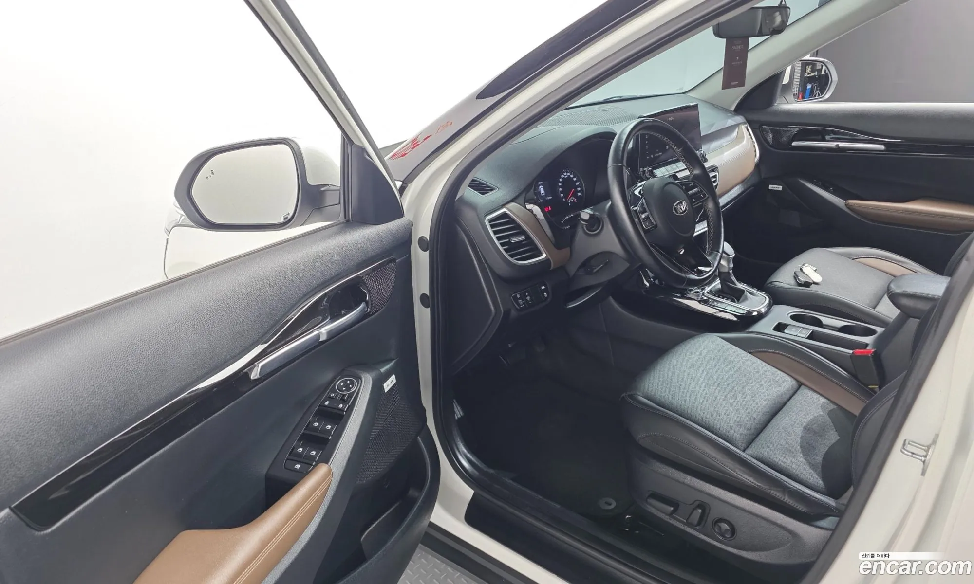 Kia Seltos 2021 KNAET812GNK256137 — 14