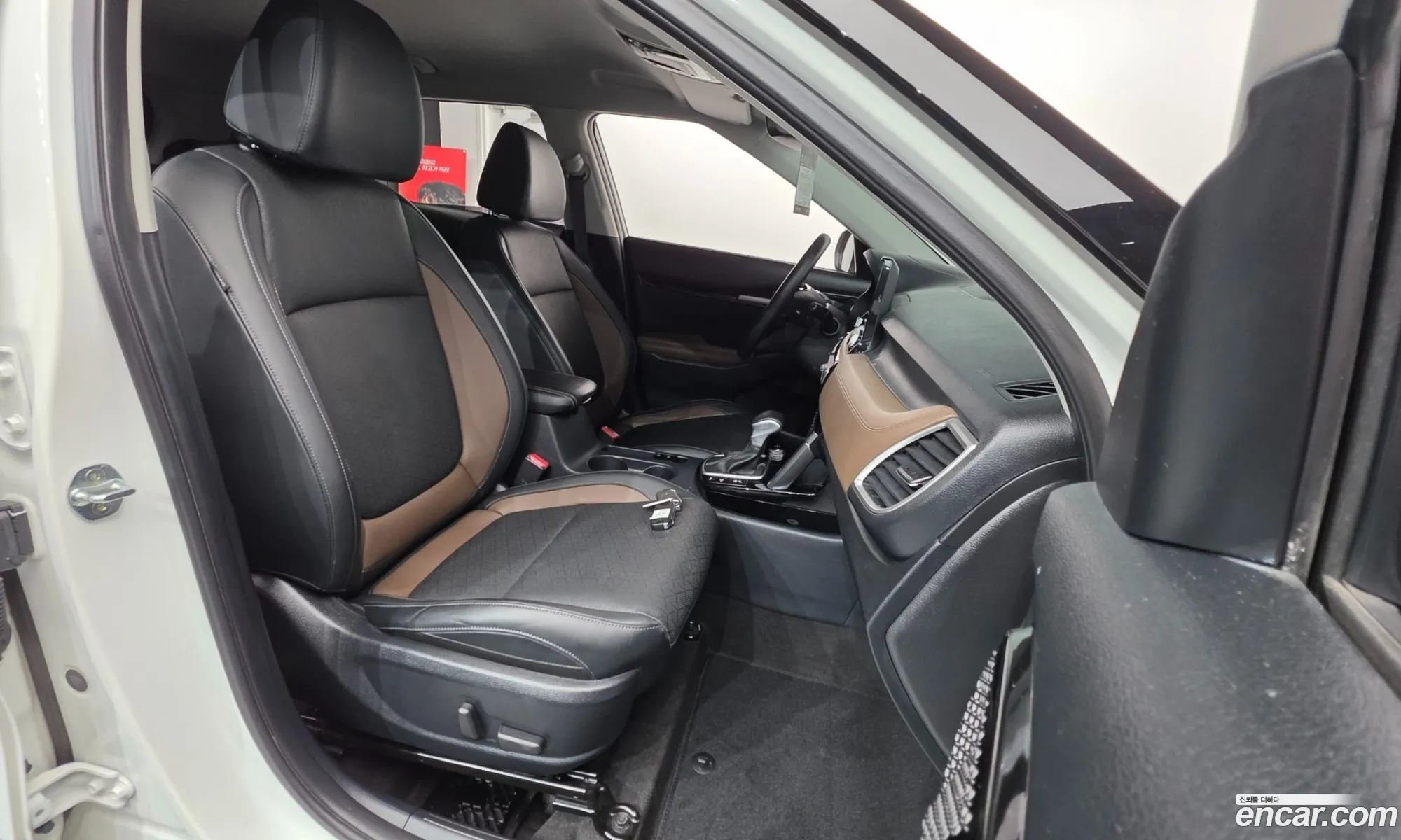 Kia Seltos 2021 KNAET812GNK256137 — 10