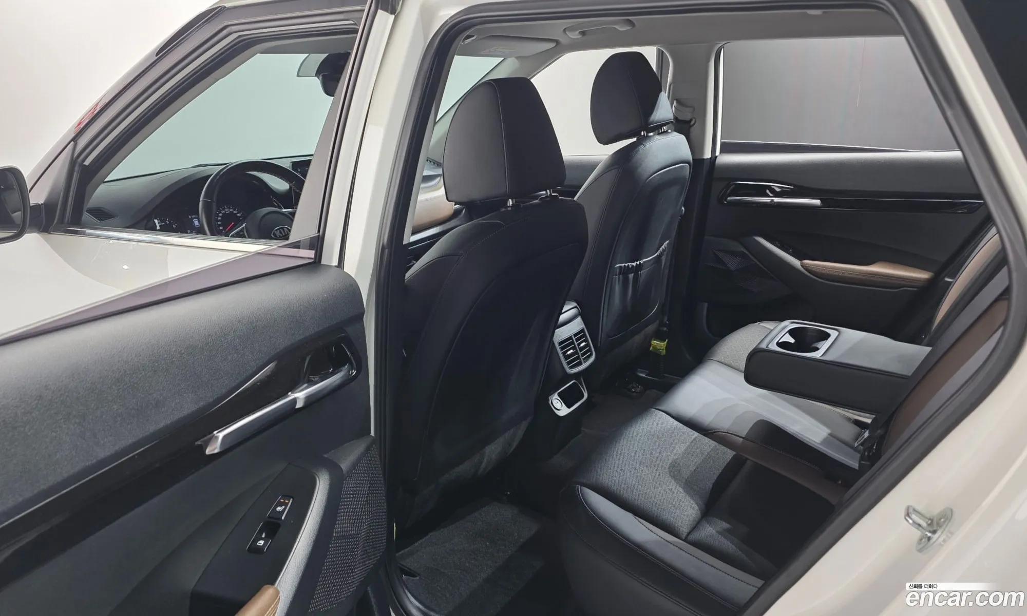 Kia Seltos 2021 KNAET812GNK256137 — 33