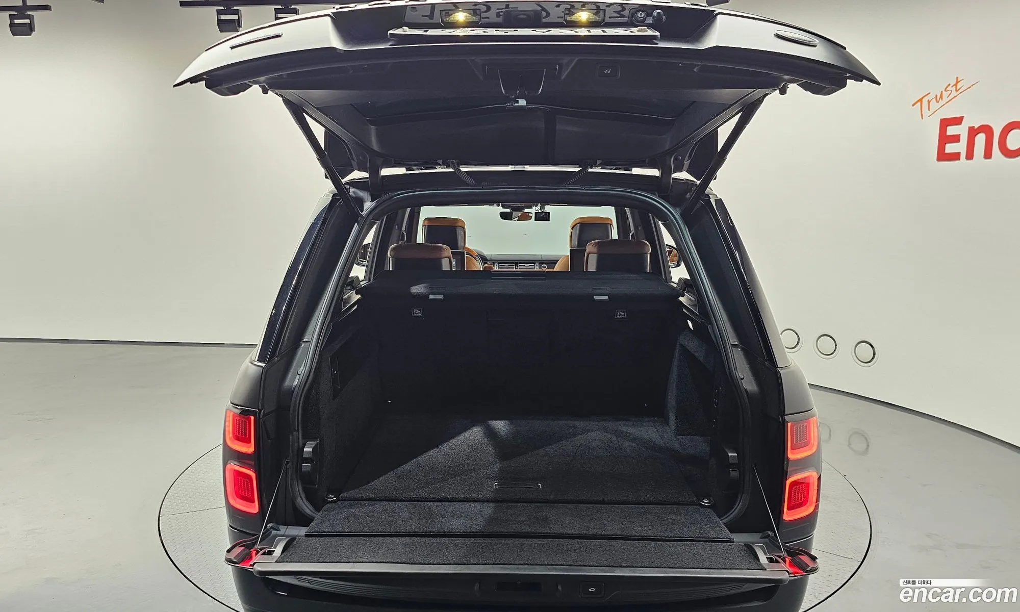 Land Rover Range Rover 2018 SALGA3BJ6JA515253 — 12