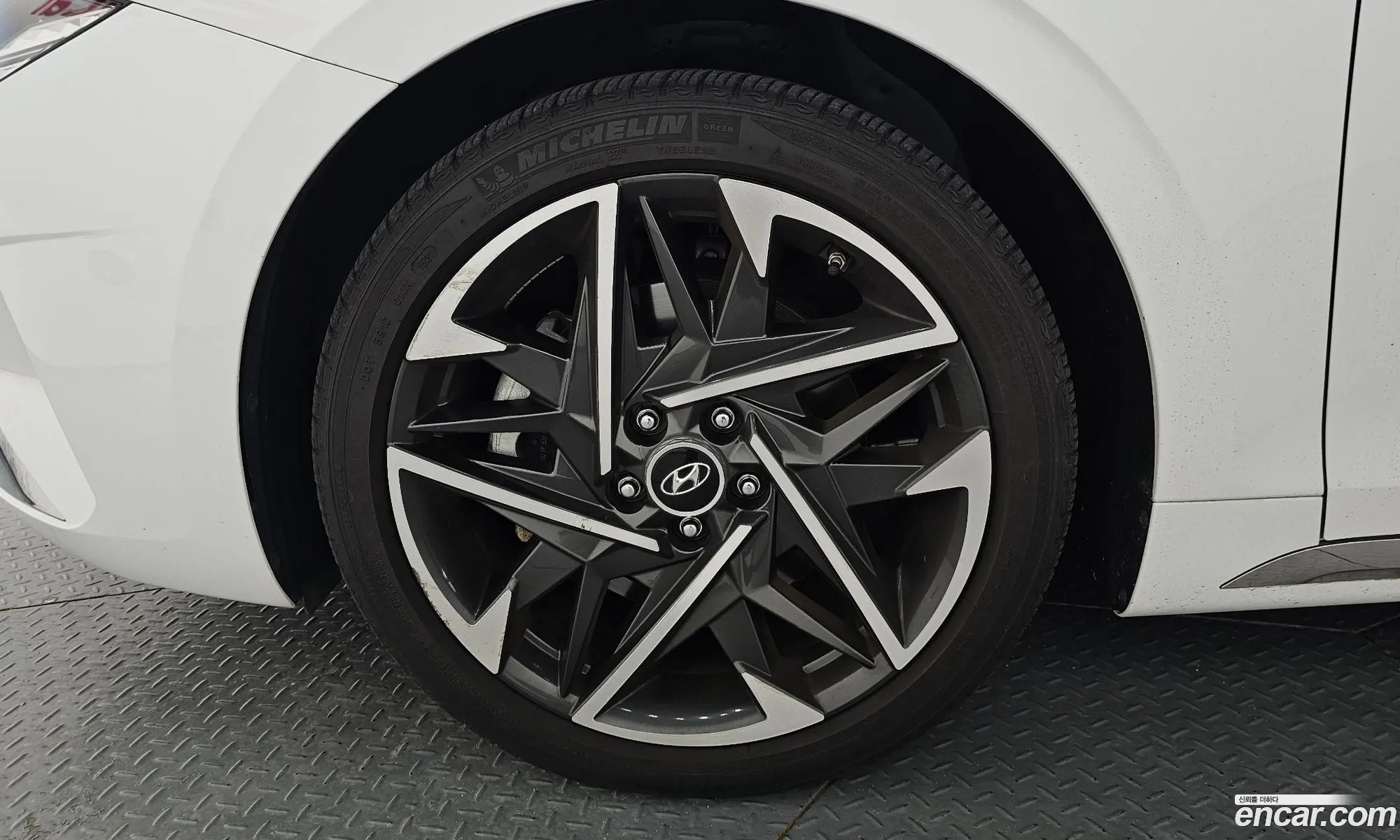 Hyundai Grandeur IG 2022 — 28