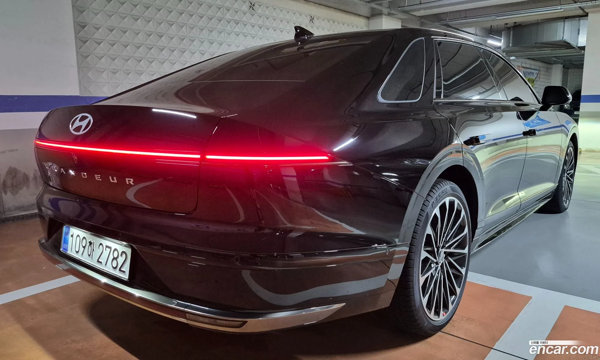 Hyundai Grandeur Hybrid 2026 — 8