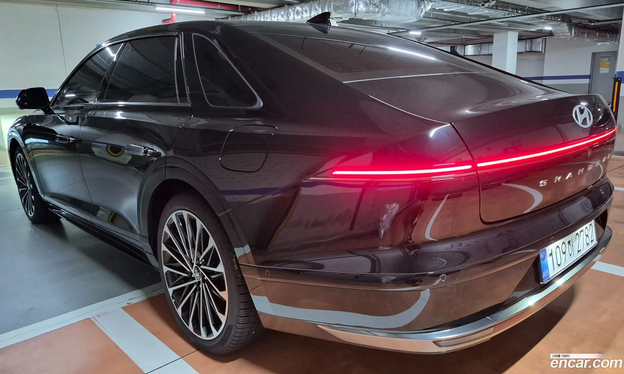 Hyundai Grandeur Hybrid 2026 — 12