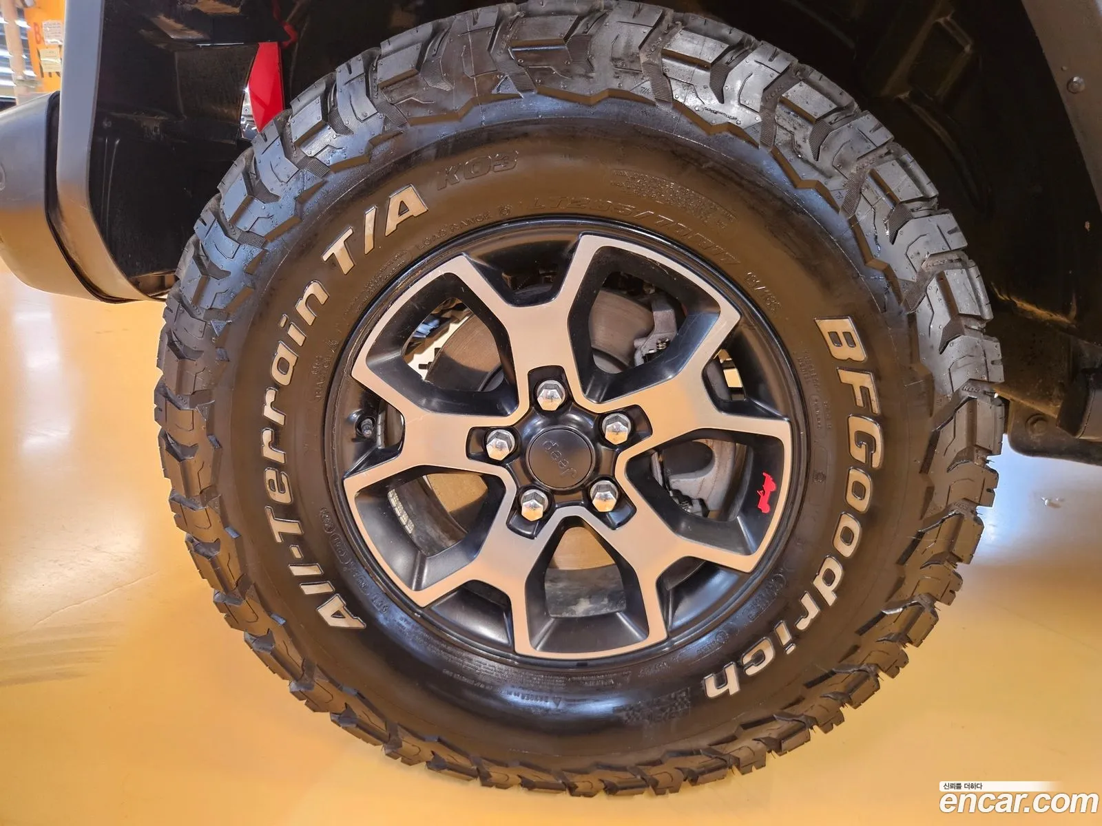 Jeep Wrangler 2019 — 19