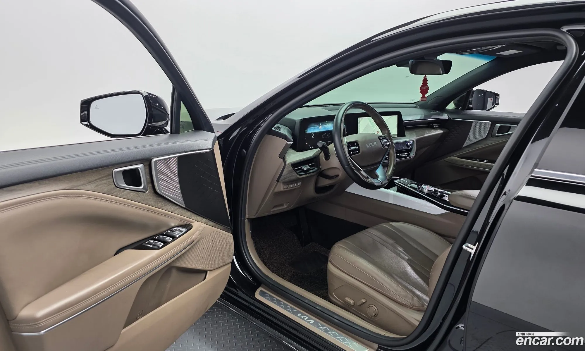 Kia K8 Hybrid 2022 — 7
