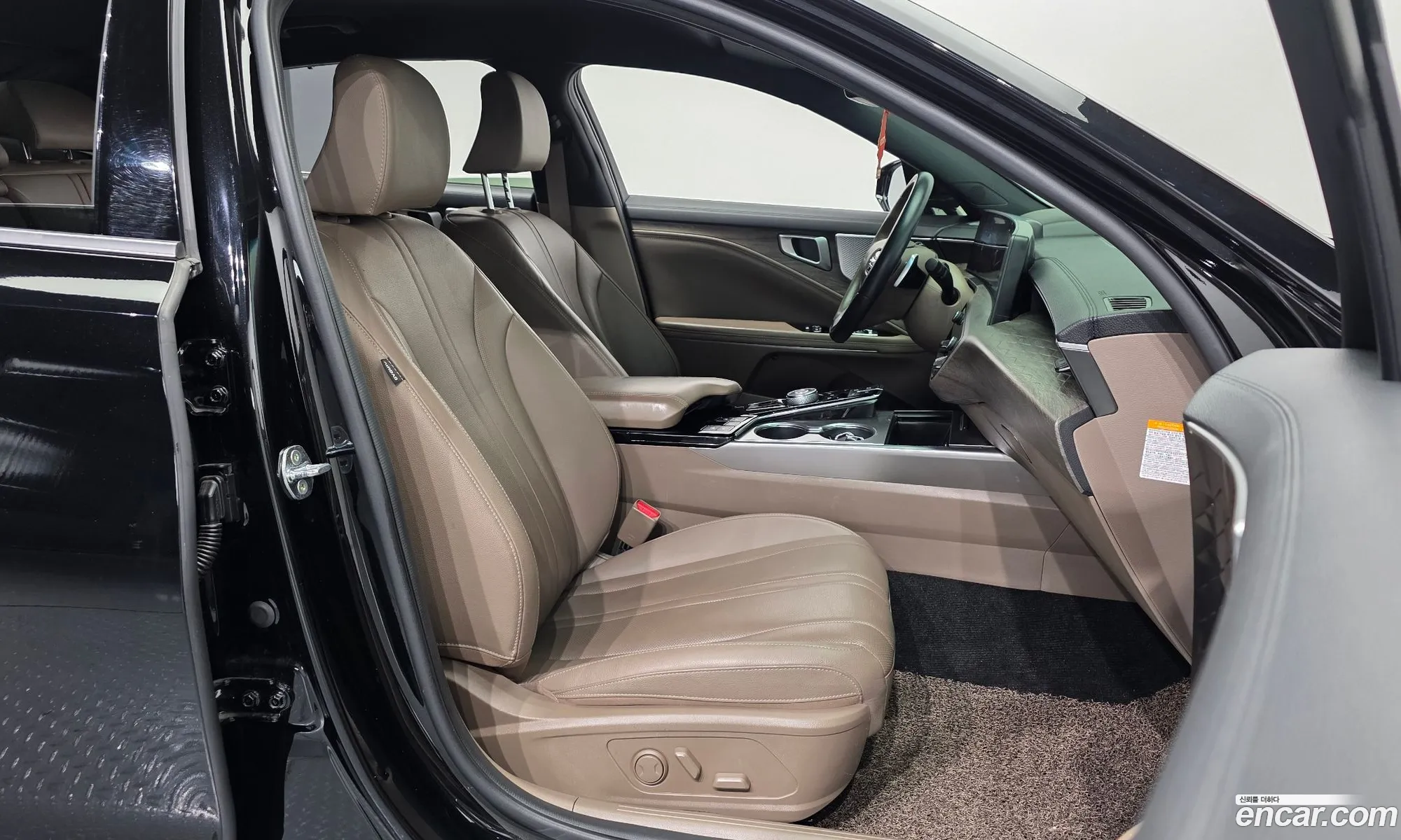 Kia K8 Hybrid 2022 — 16