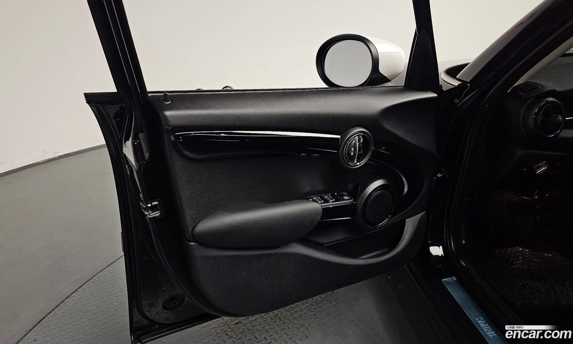 Mini Cooper 2021 WMW41DK06N2R05953 — 16