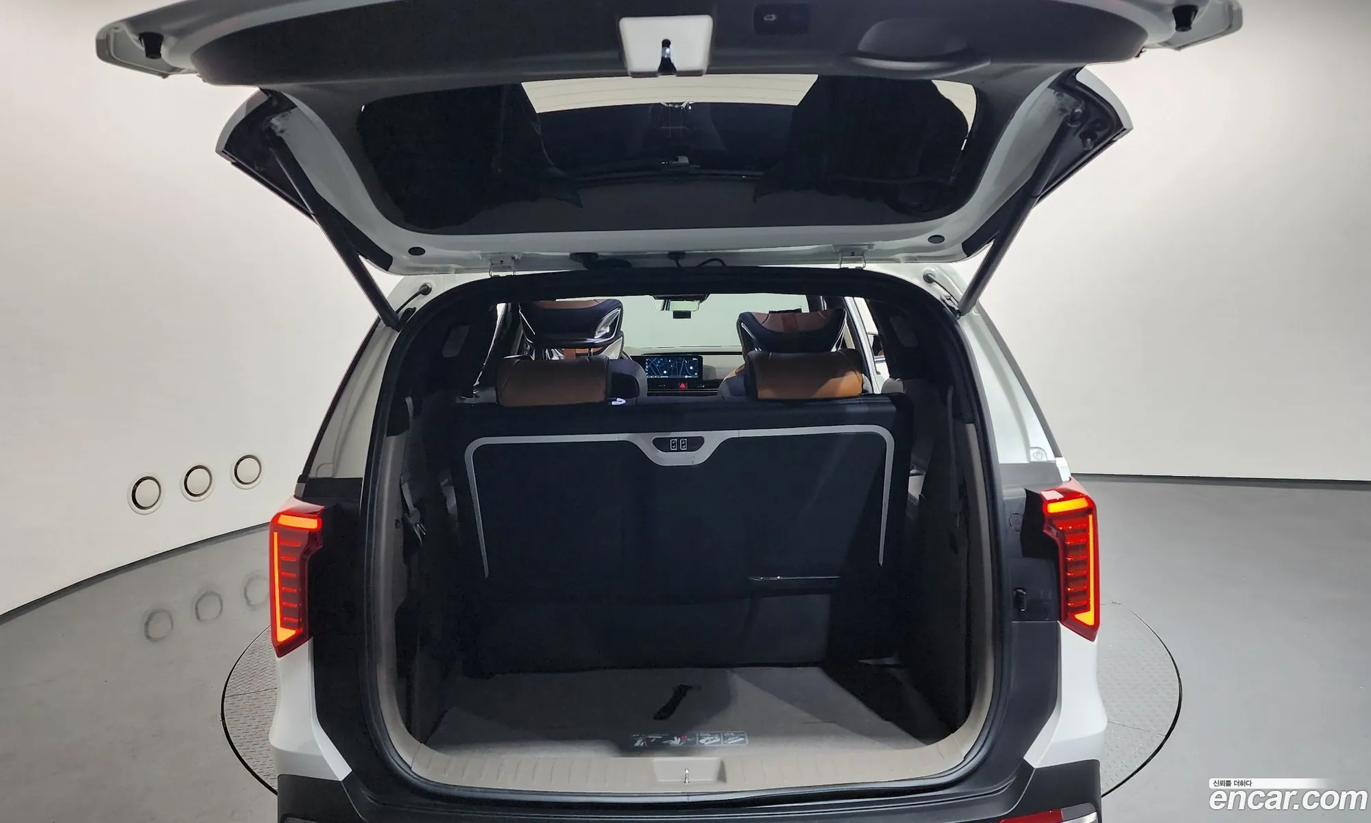 Kia Carnival 2024 — 18