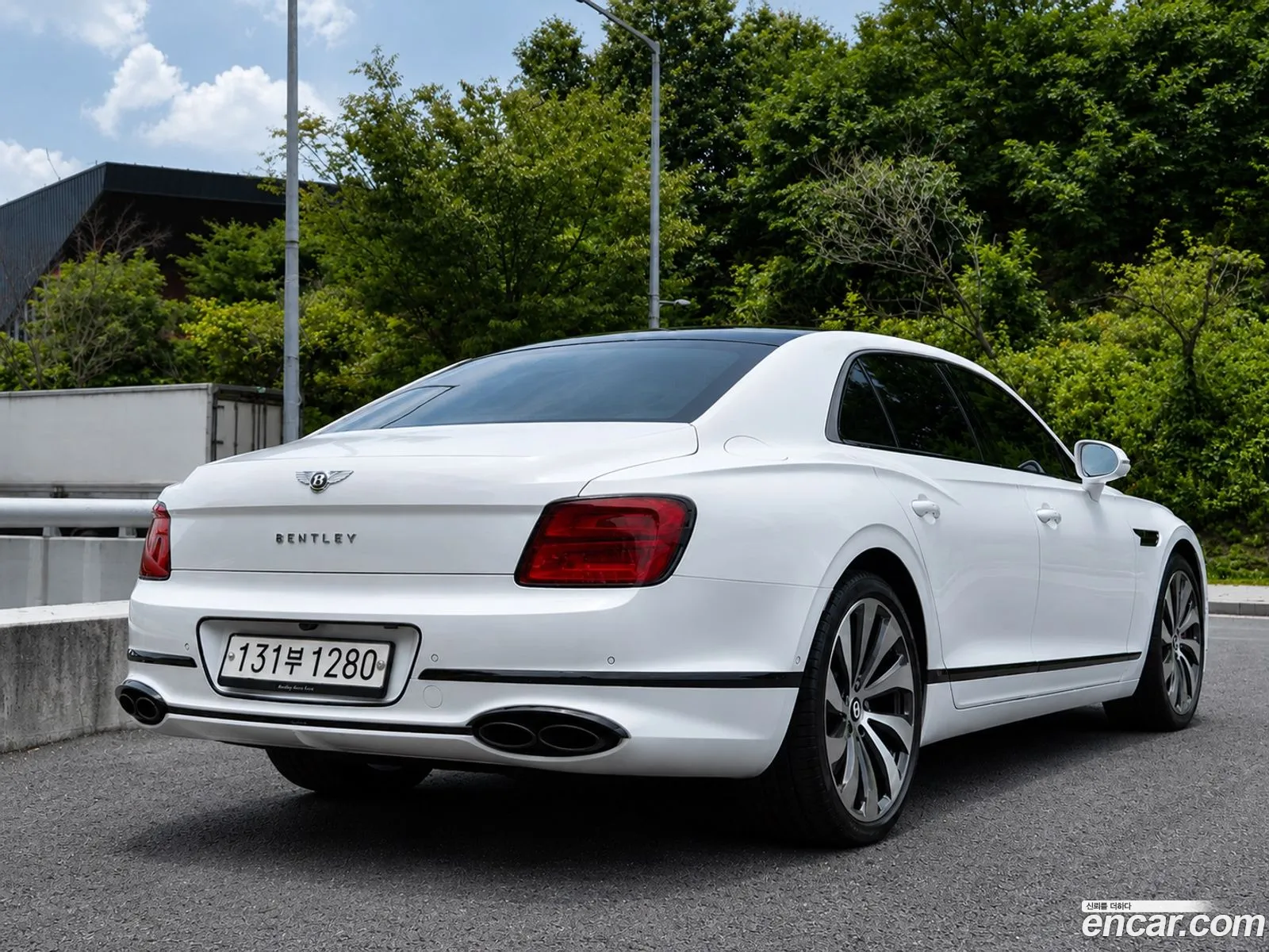 Bentley Flying Spur 2022 — 13