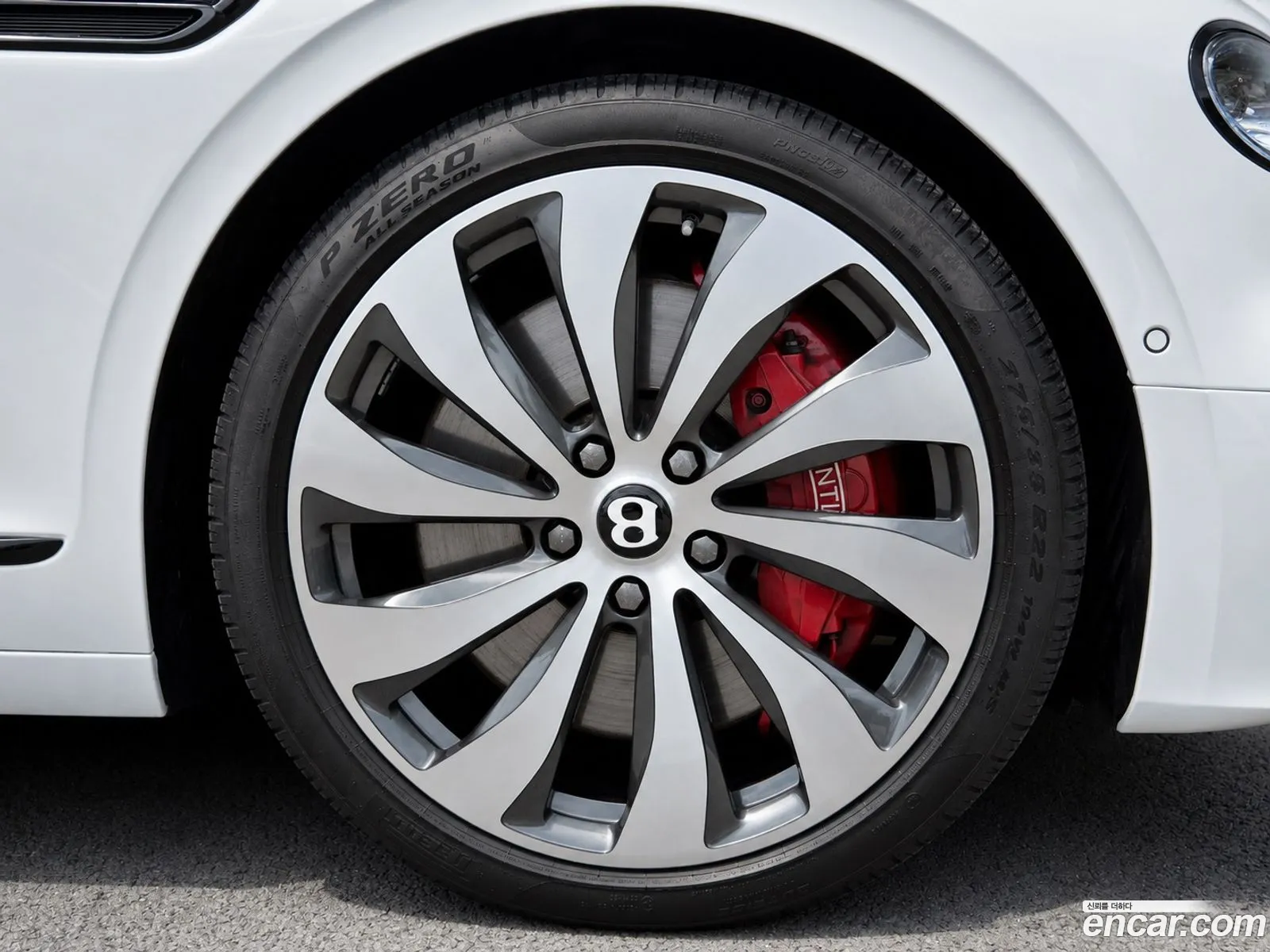 Bentley Flying Spur 2022 — 18