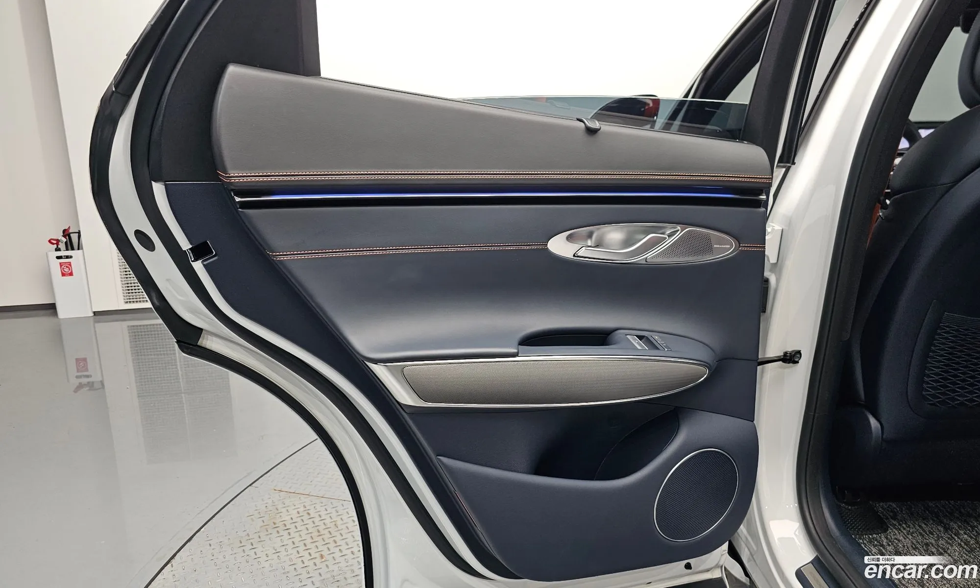 Genesis GV70 2024 — 32