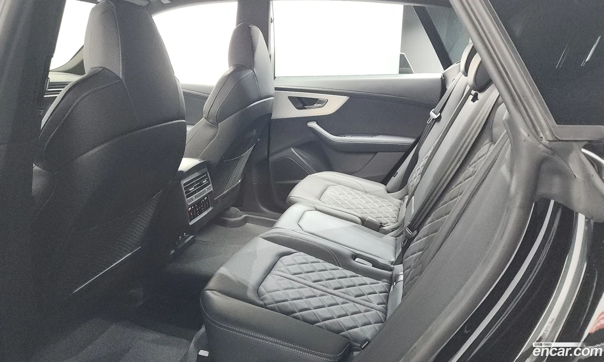 Audi Q8 2025 — 9