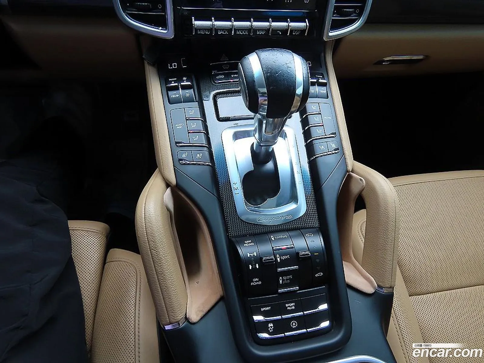 Porsche Cayenne 2015 — 11