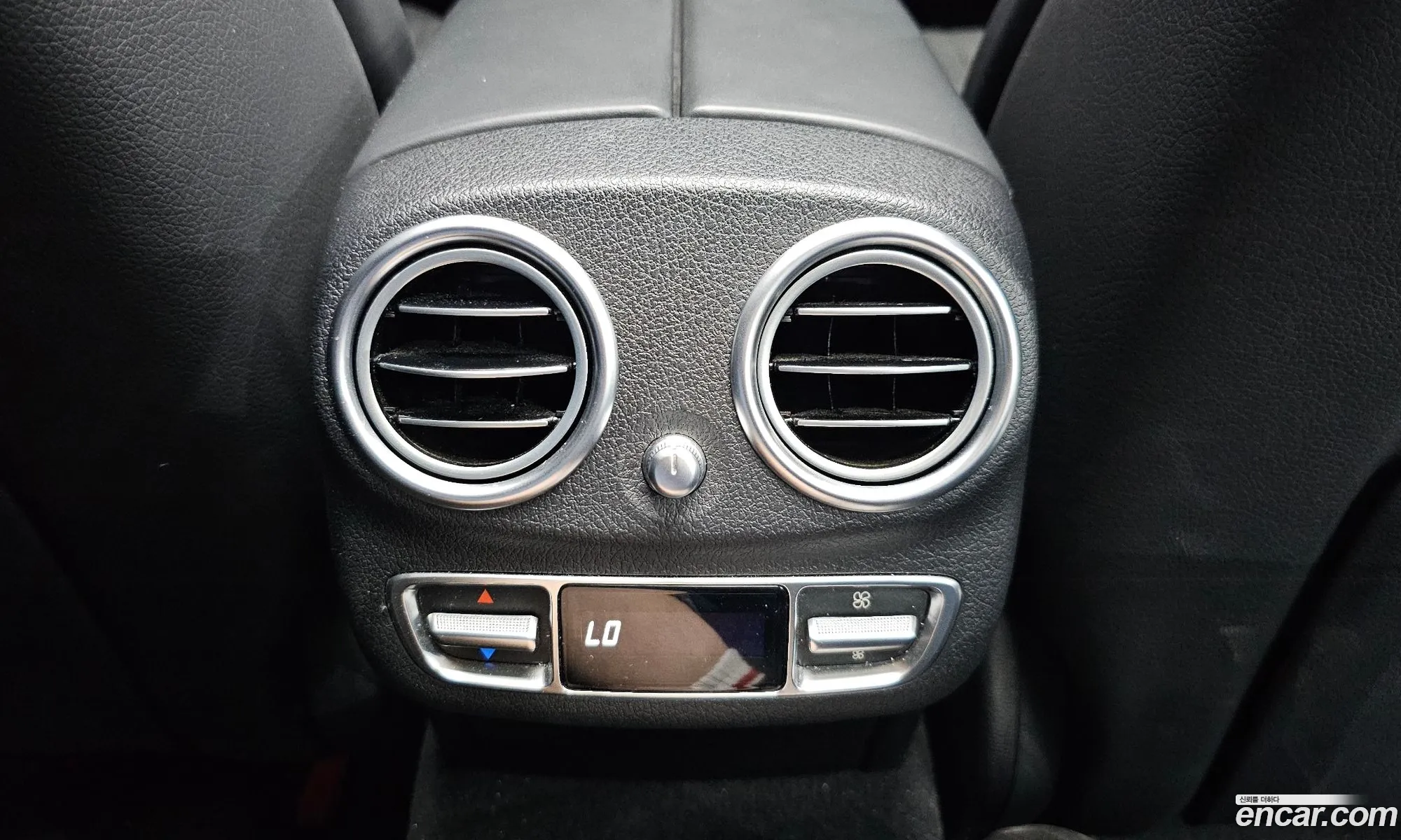 Mercedes-Benz E-Class W213 2022 — 24