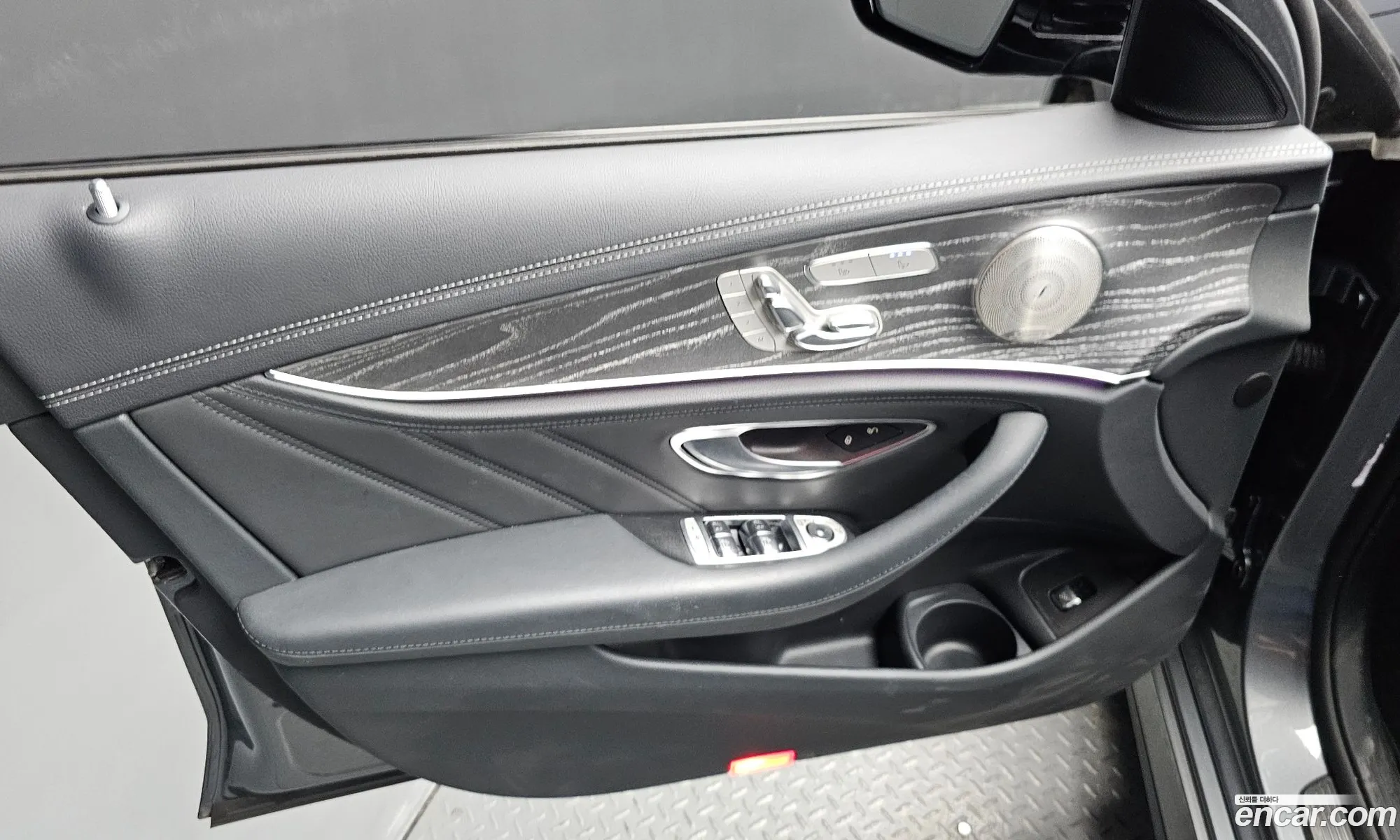 Mercedes-Benz E-Class W213 2022 — 21