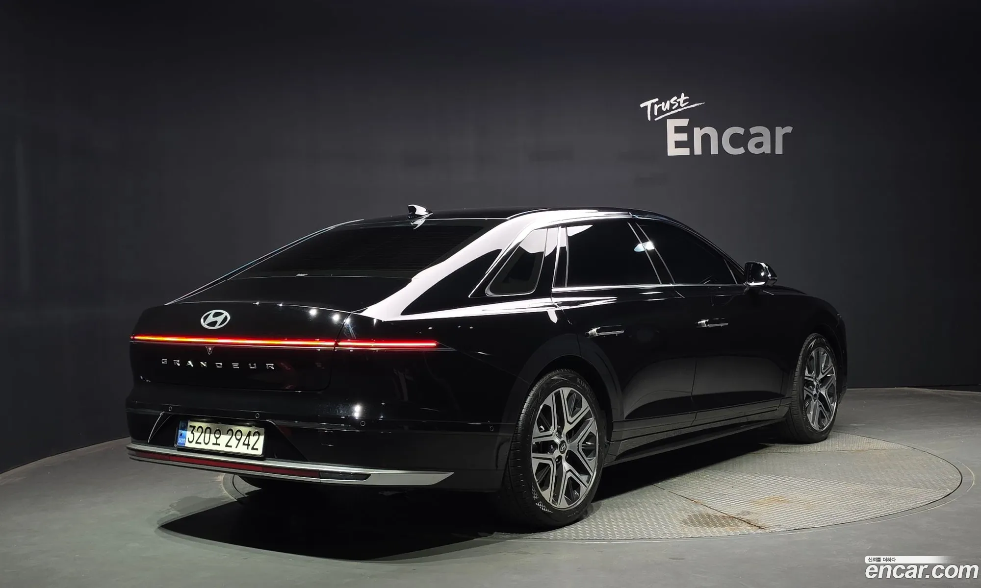 Hyundai Grandeur Hybrid 2023 — 31