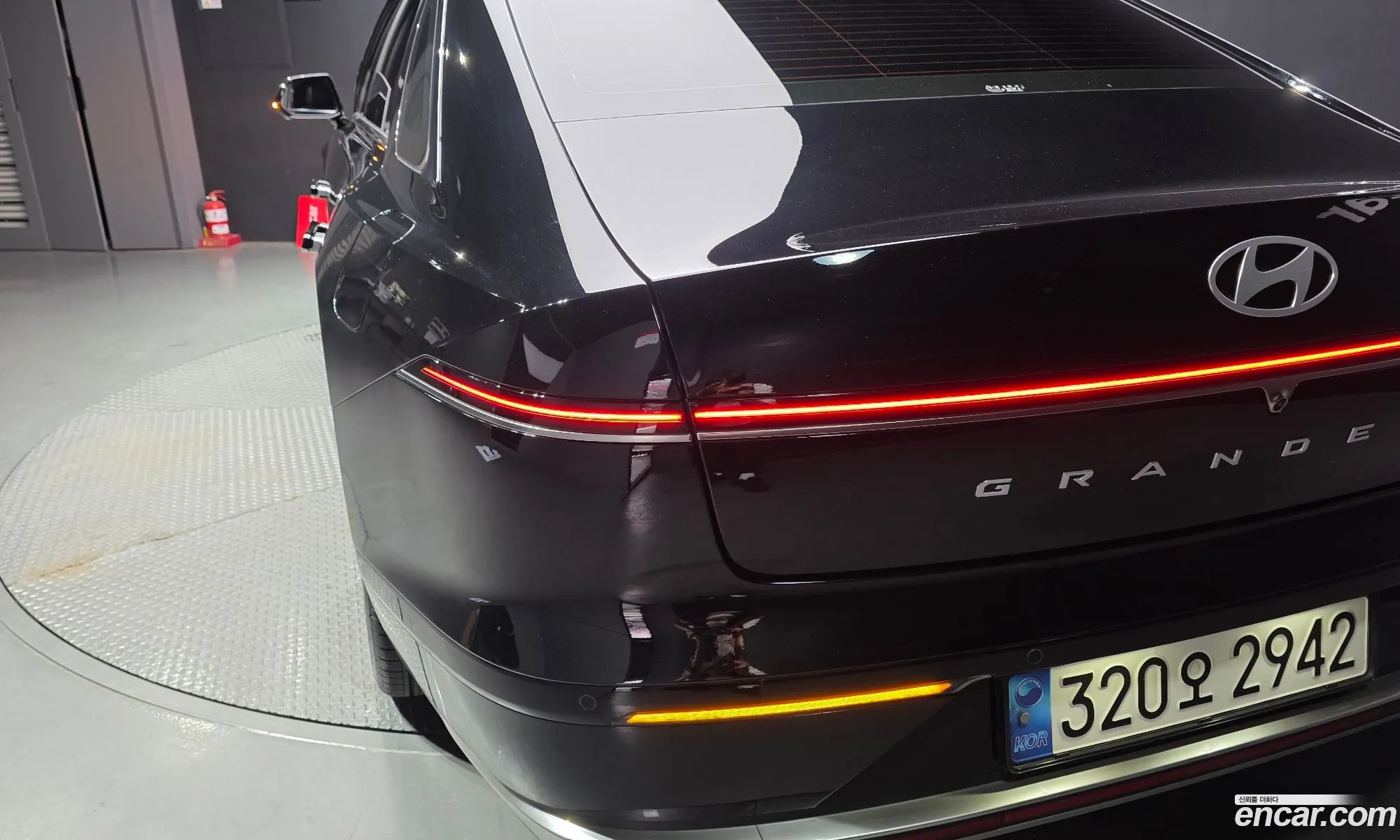 Hyundai Grandeur Hybrid 2023 — 10