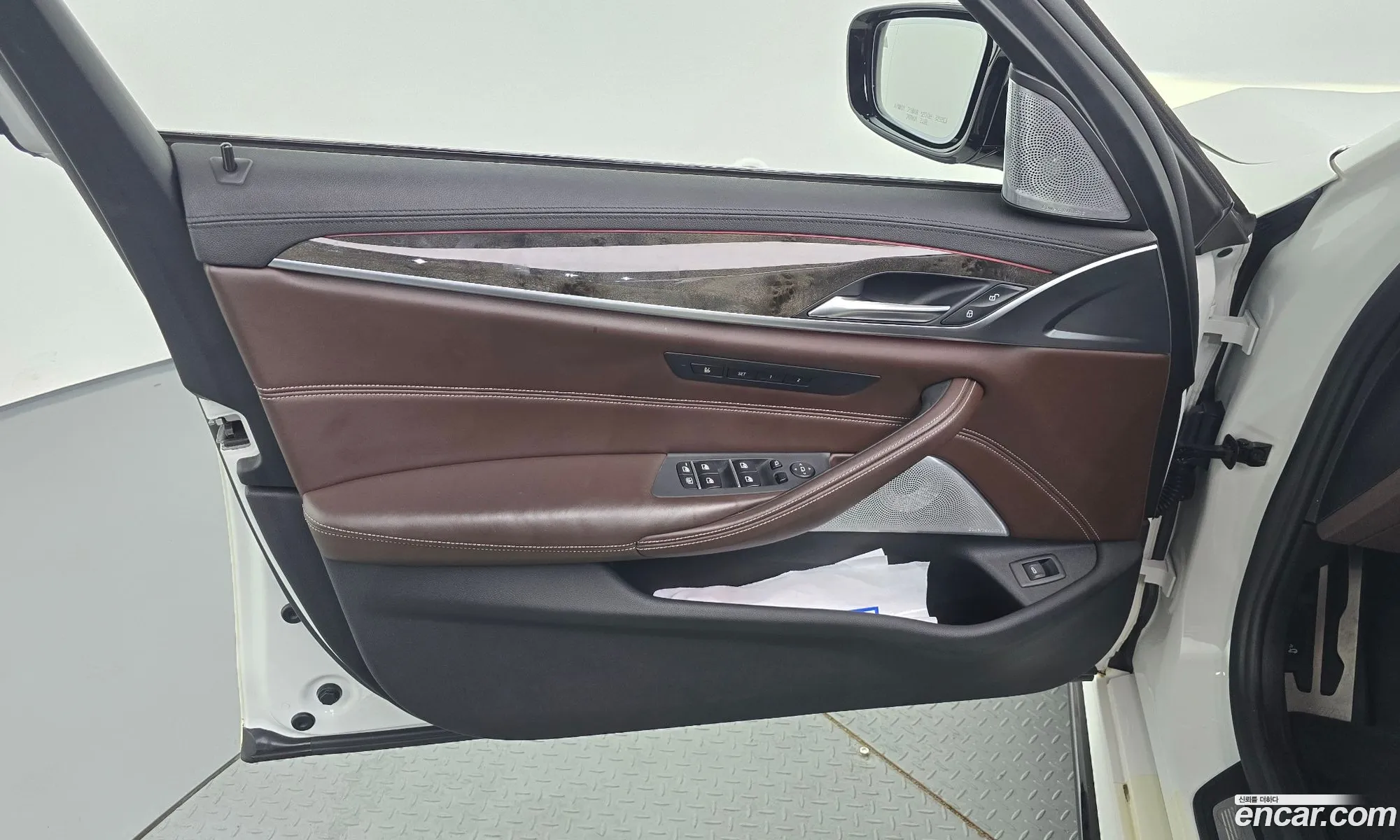 BMW 5 Series 2018 WBAJB5106JB195132 — 2