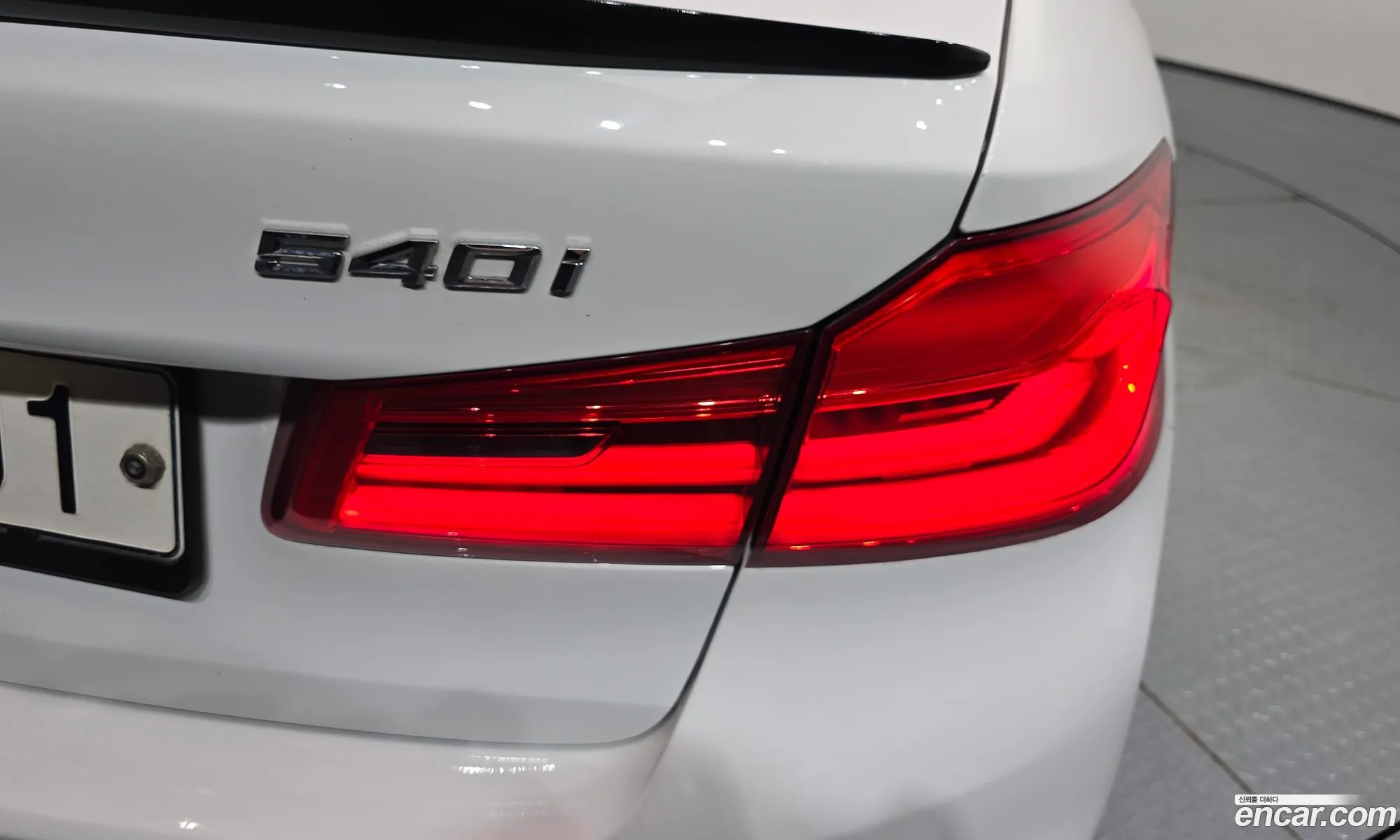 BMW 5 Series 2018 WBAJB5106JB195132 — 12