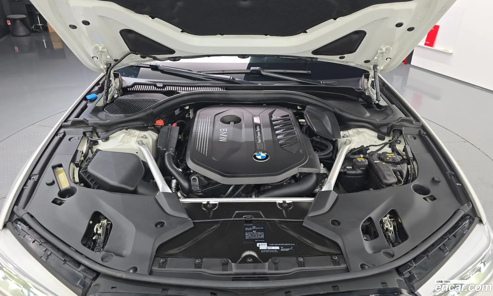 BMW 5 Series 2018 WBAJB5106JB195132 — 18