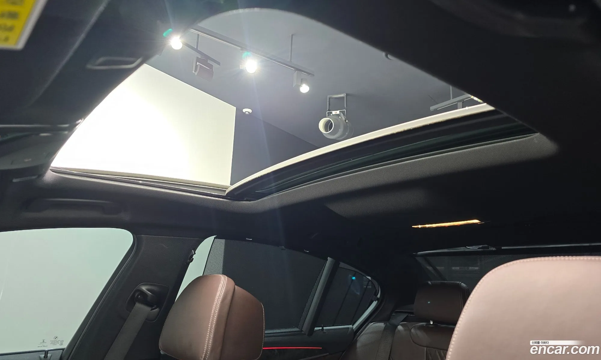 BMW 5 Series 2018 WBAJB5106JB195132 — 26