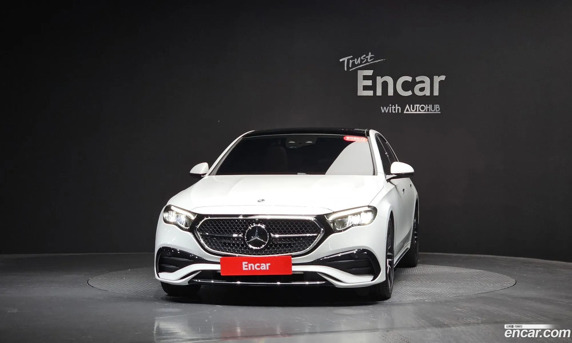 Mercedes-Benz E-Class W214 2025 — 13