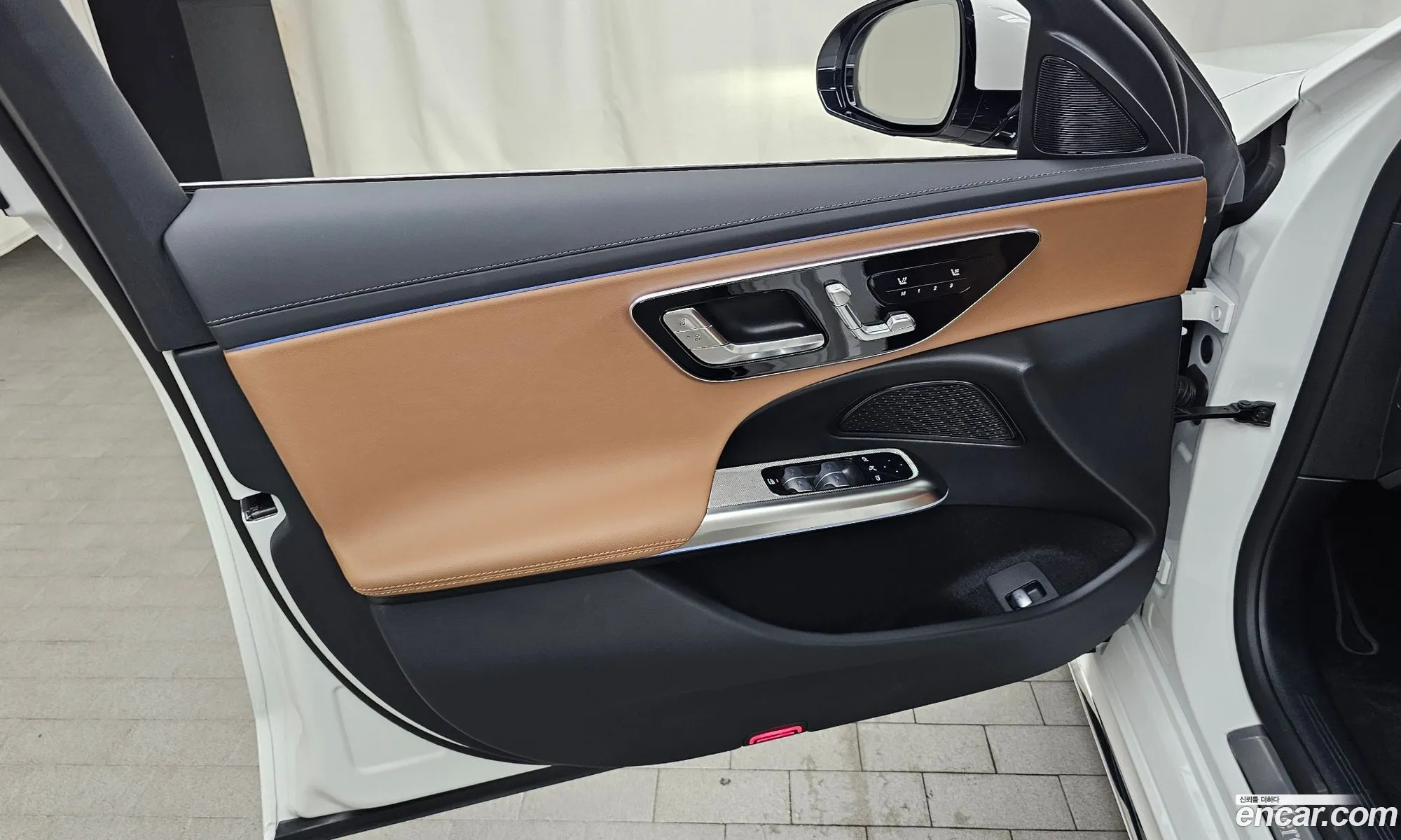 Mercedes-Benz E-Class W214 2025 — 10