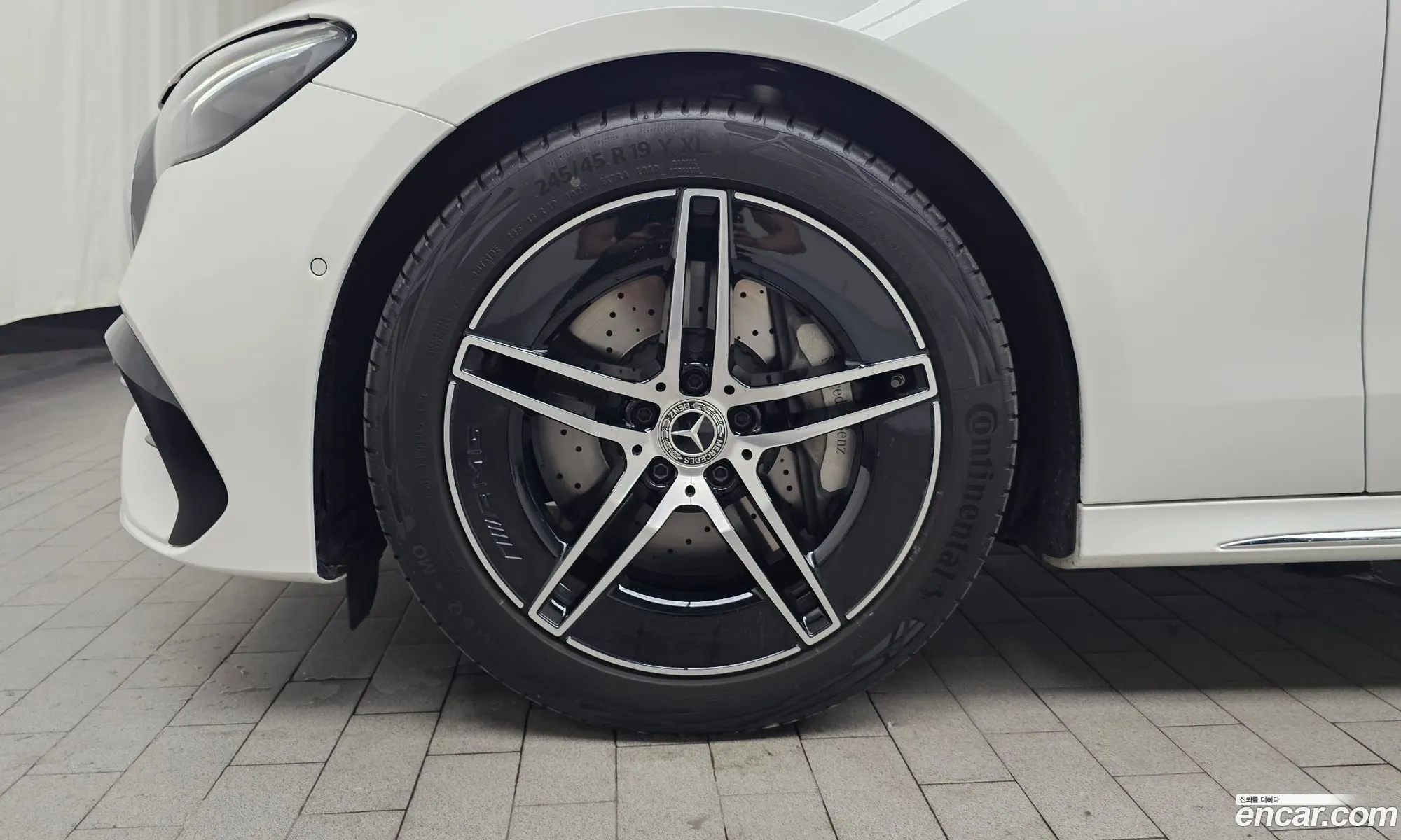 Mercedes-Benz E-Class W214 2025 — 24