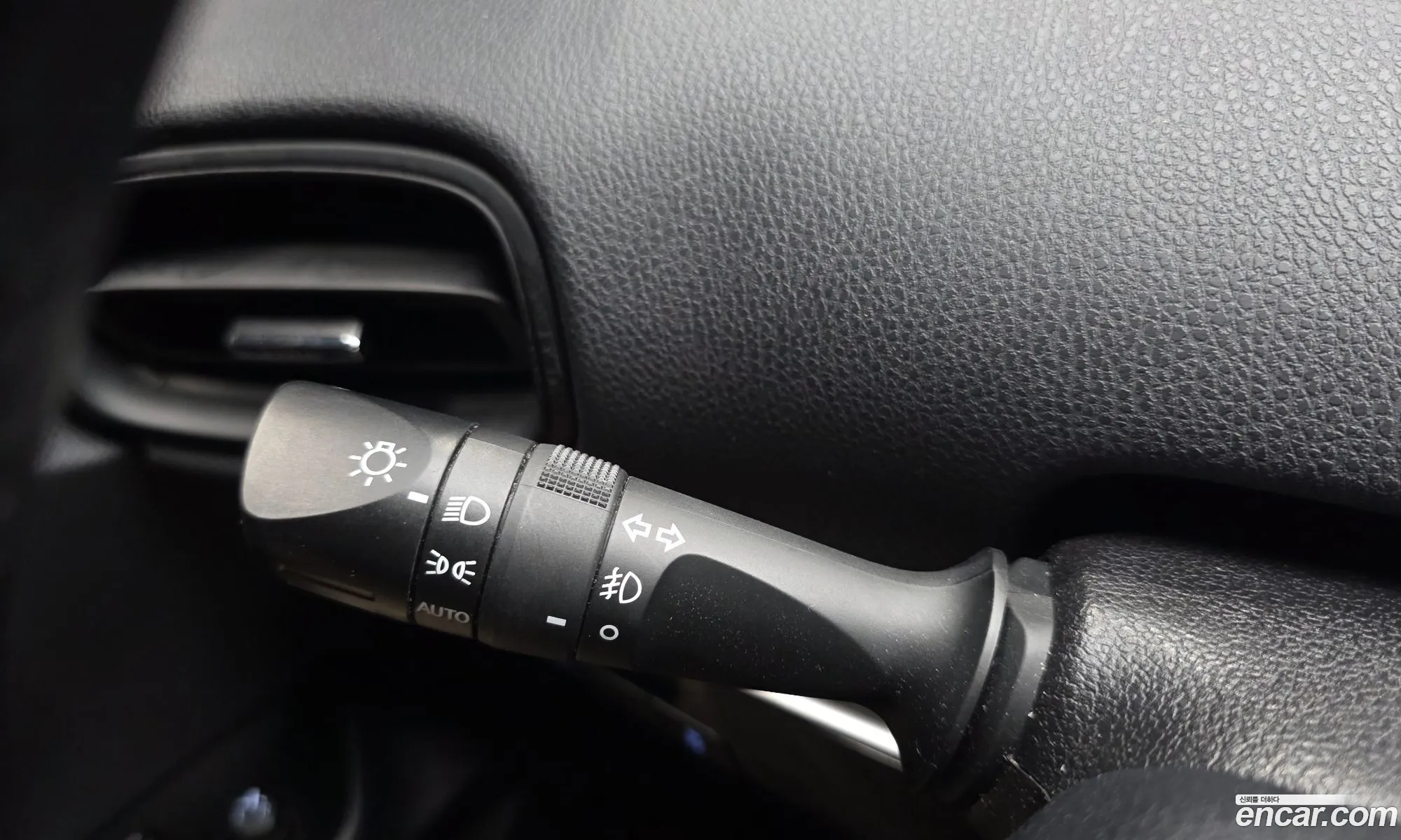Toyota Prius 2019 JTDKARFU0K3100511 — 22