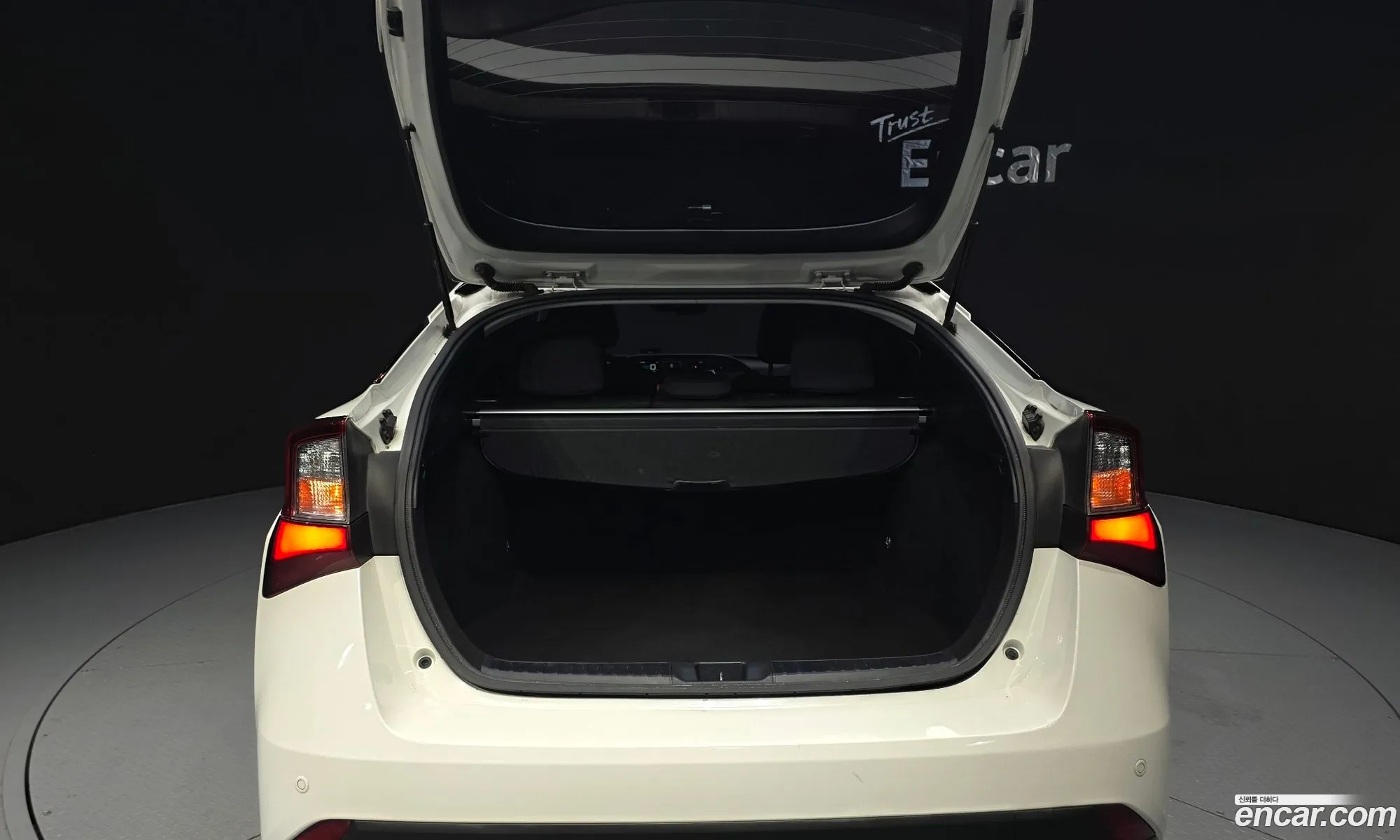 Toyota Prius 2019 JTDKARFU0K3100511 — 29