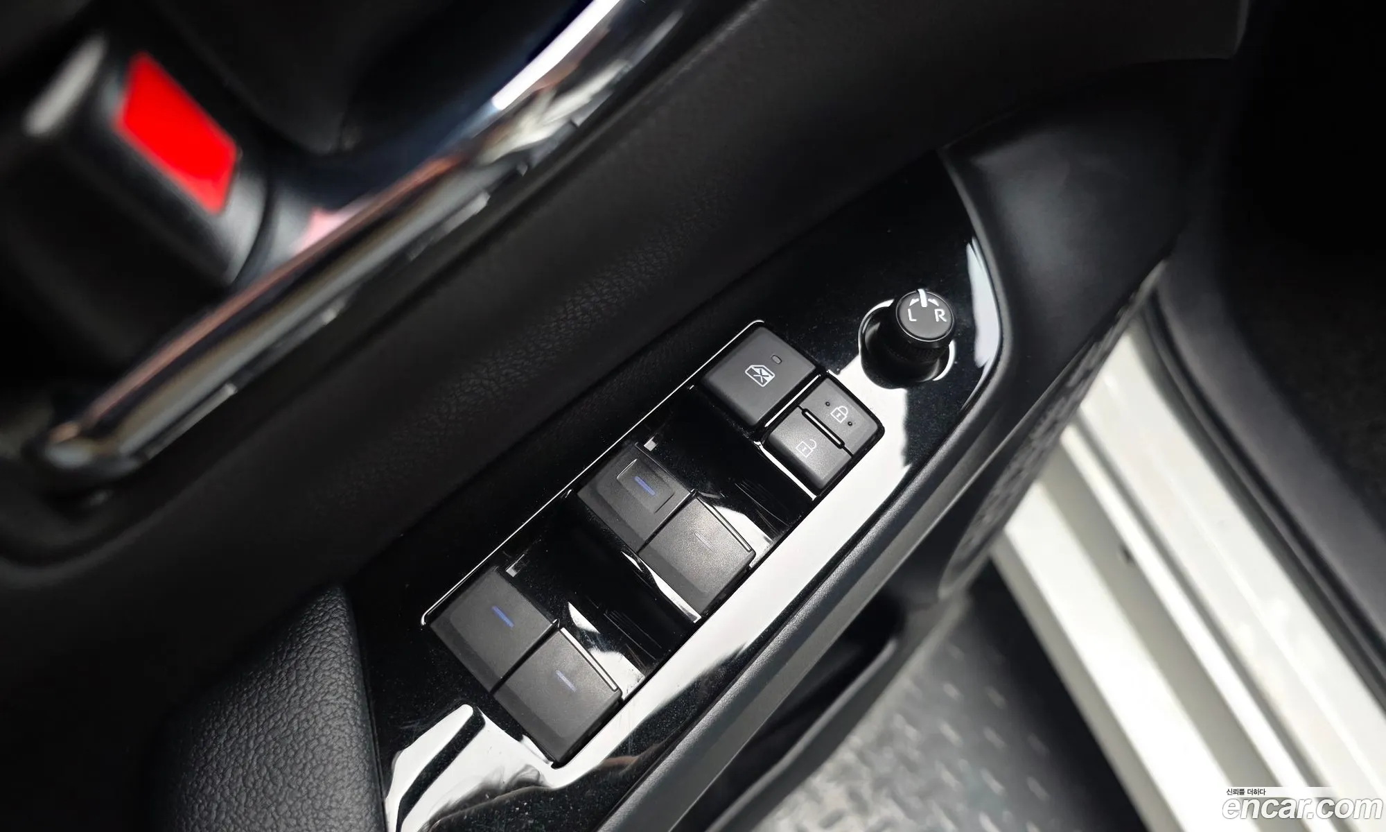 Toyota Prius 2019 JTDKARFU0K3100511 — 25