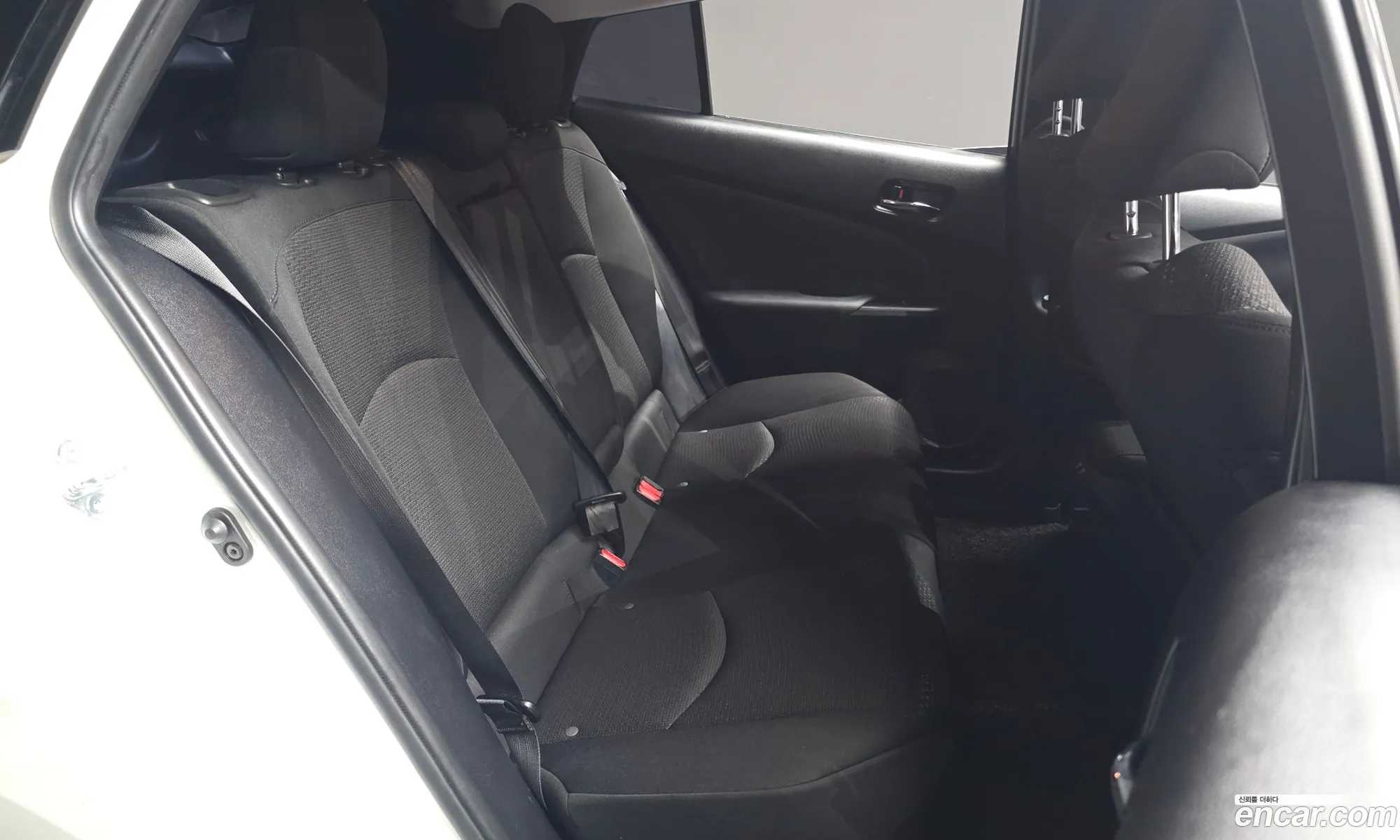 Toyota Prius 2019 JTDKARFU0K3100511 — 4