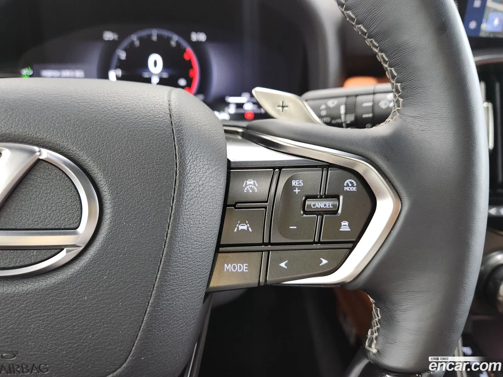Lexus LX 2025 — 12
