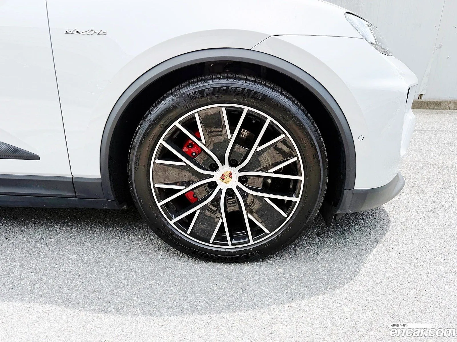 Porsche Macan EV 2025 — 11