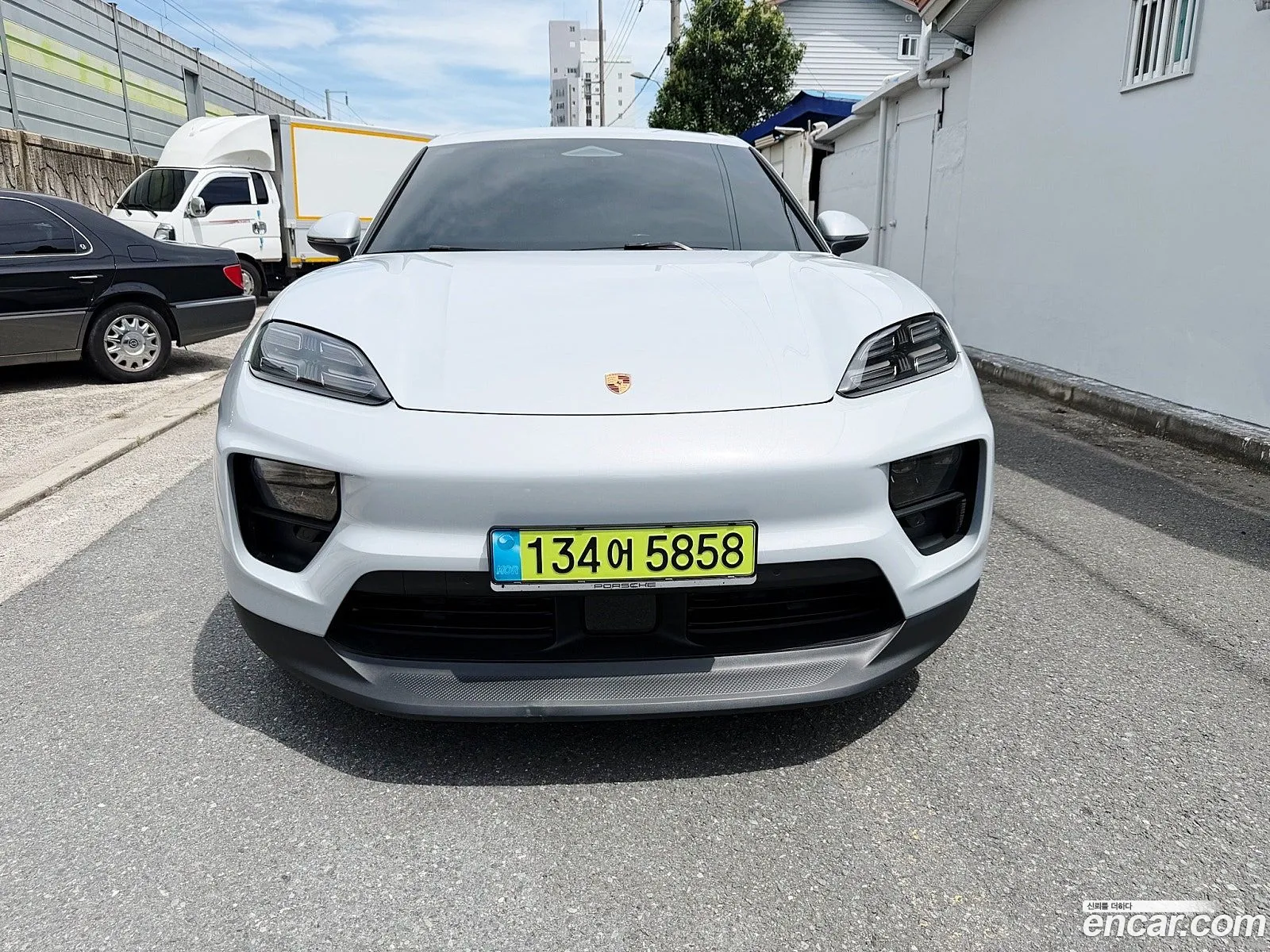 Porsche Macan EV 2025 — 9
