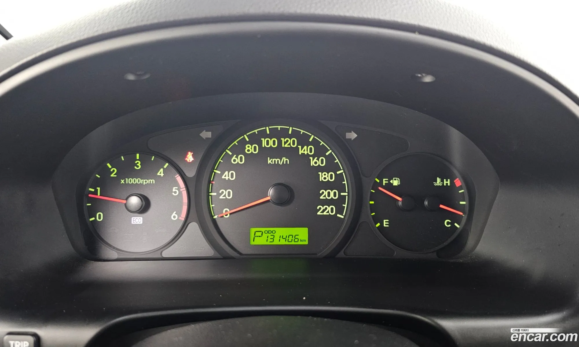 Hyundai Grand Starex 2012 — 17