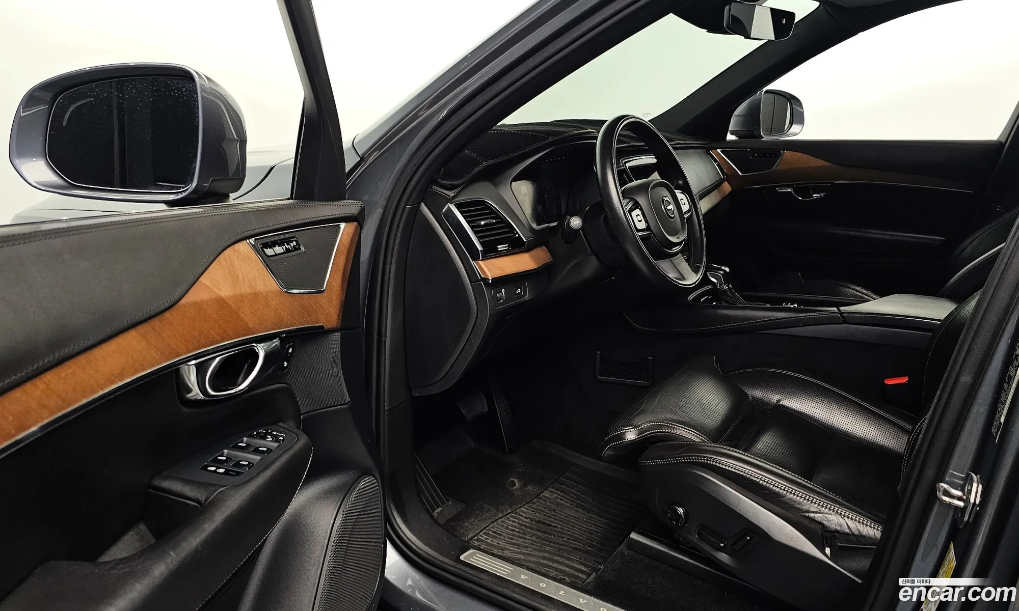 Volvo XC90 2016 — 17