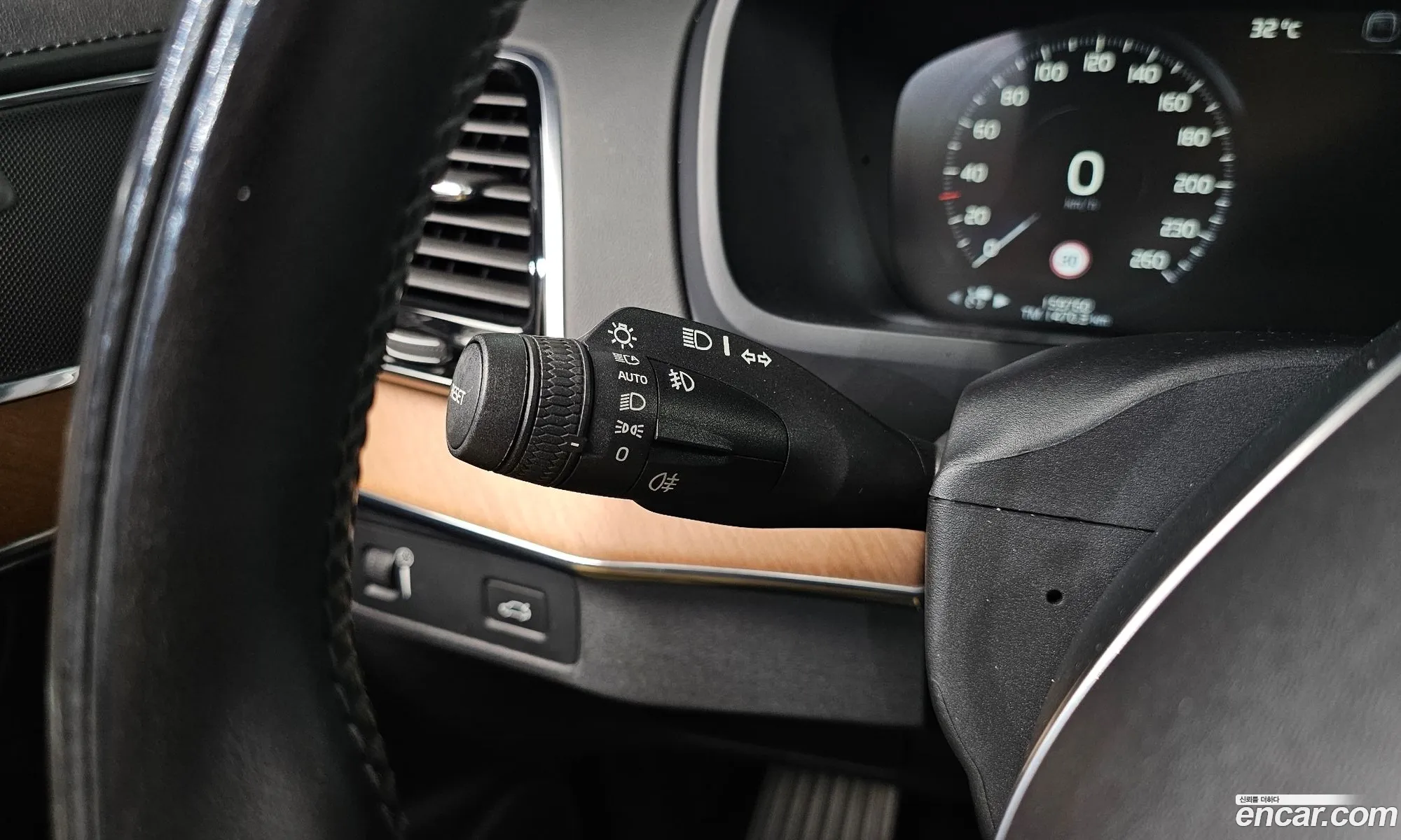 Volvo XC90 2016 — 10