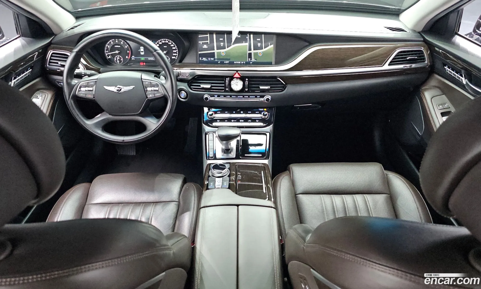 Genesis EQ900 2018 — 2