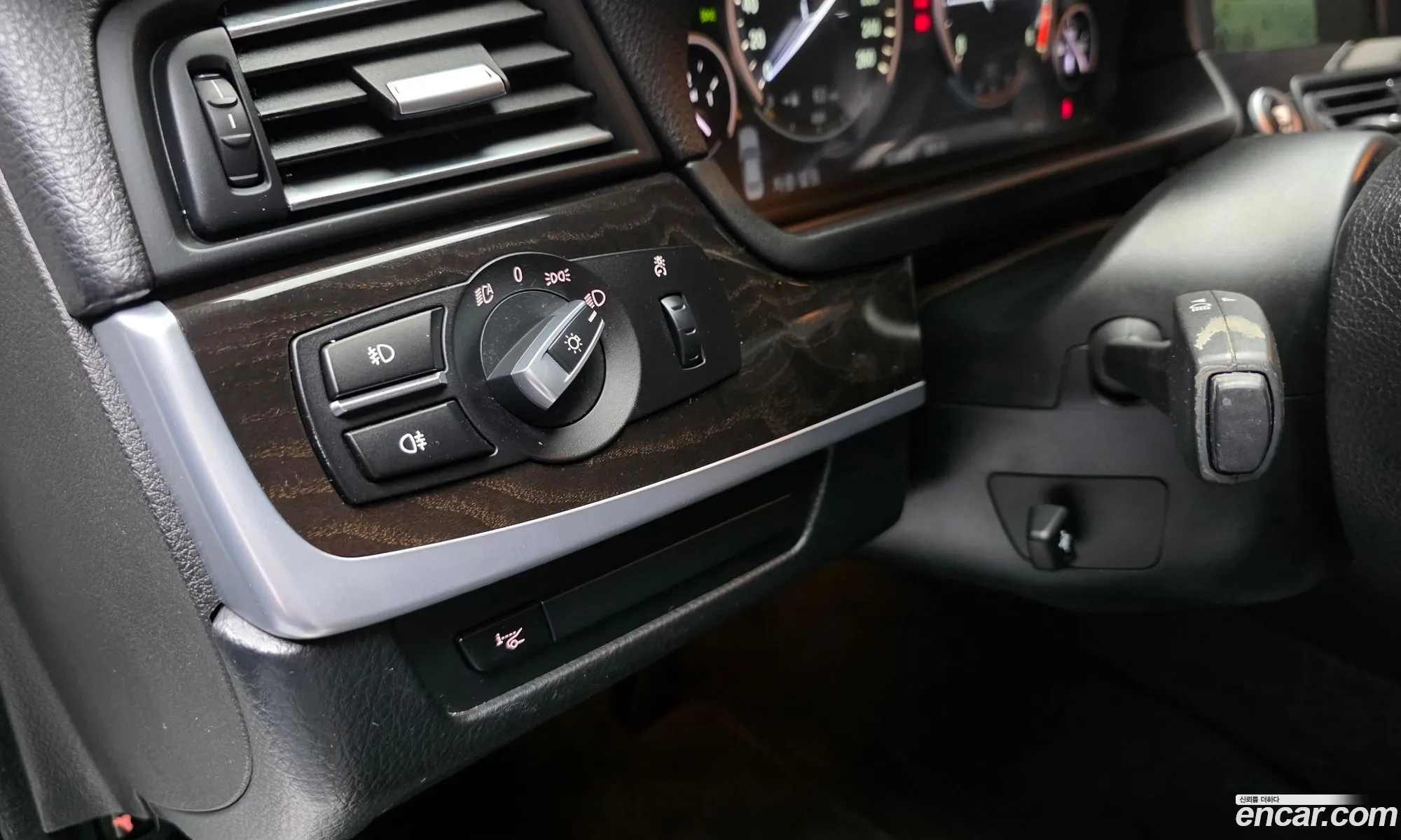 BMW 5 Series 2012 — 10