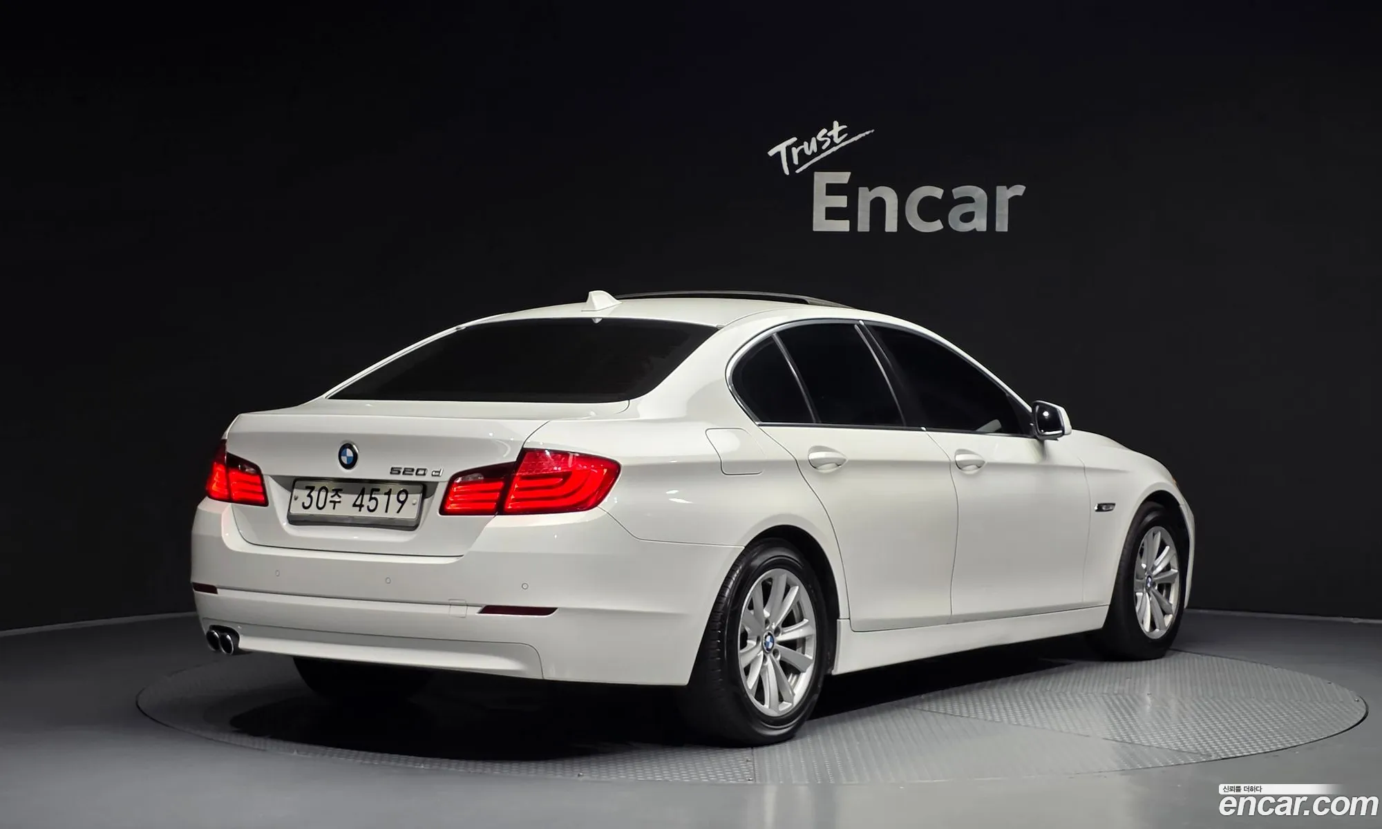 BMW 5 Series 2012 — 13
